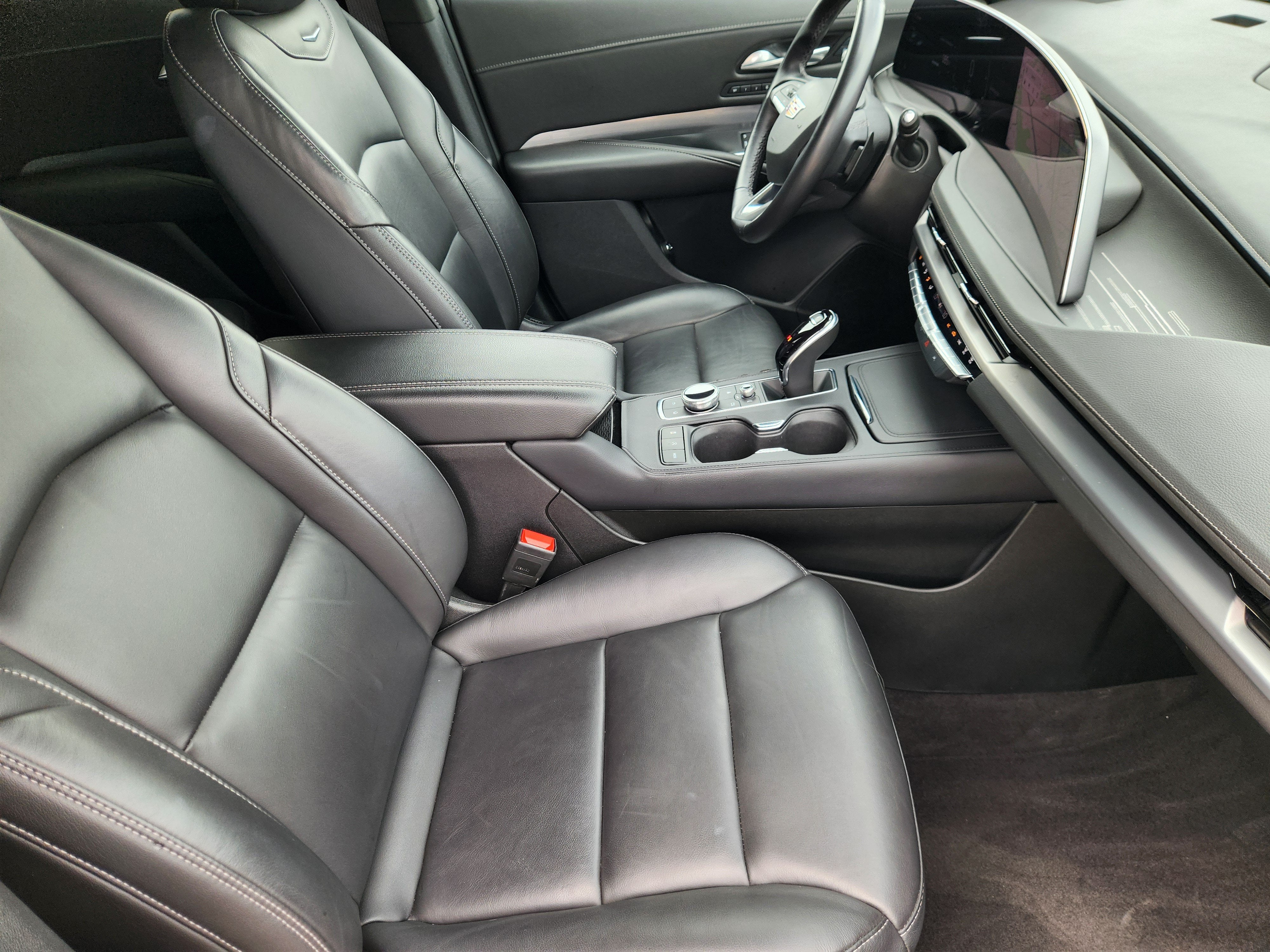 2025 Cadillac XT4 FWD Premium Luxury
