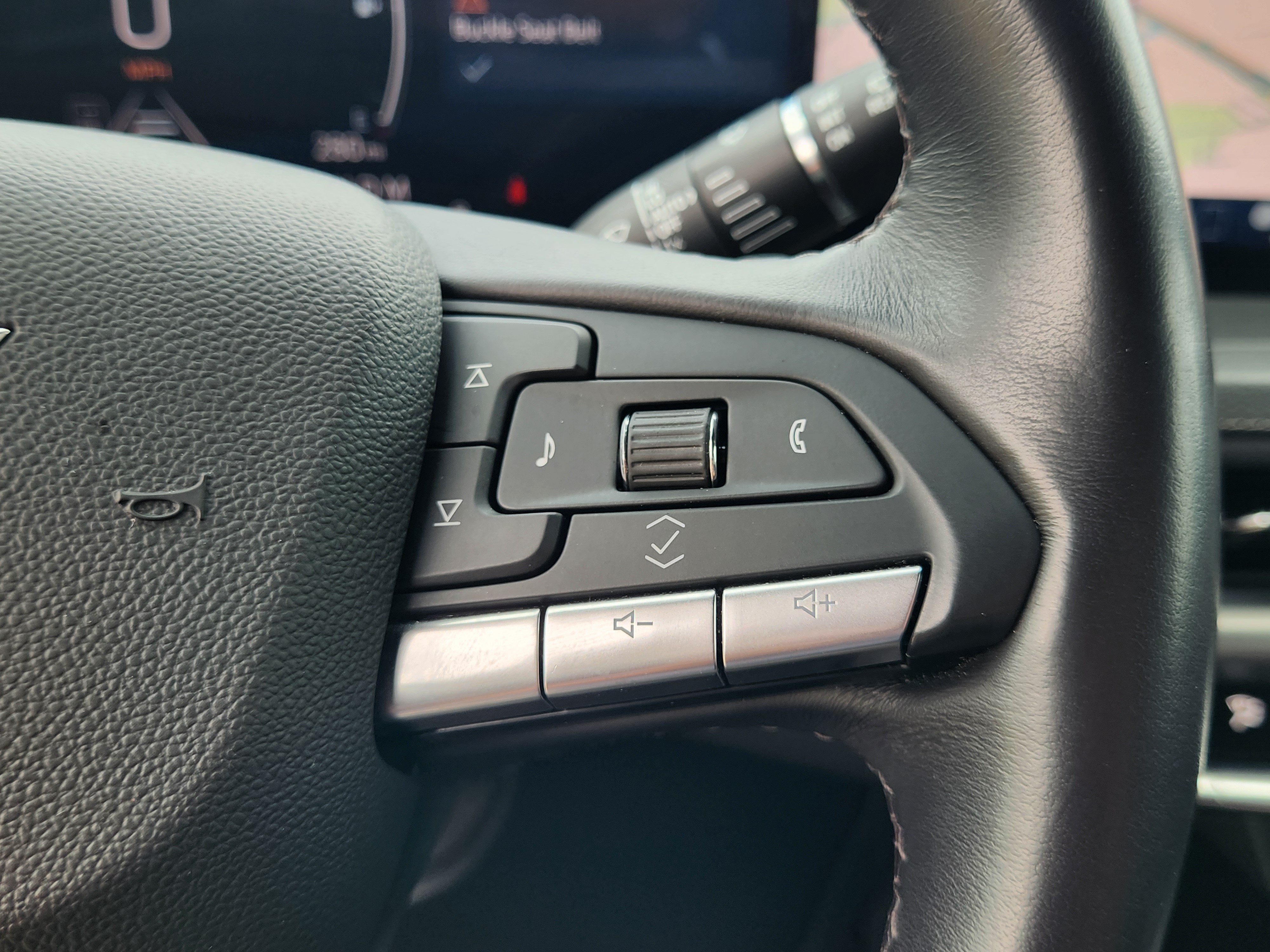 2025 Cadillac XT4 FWD Premium Luxury