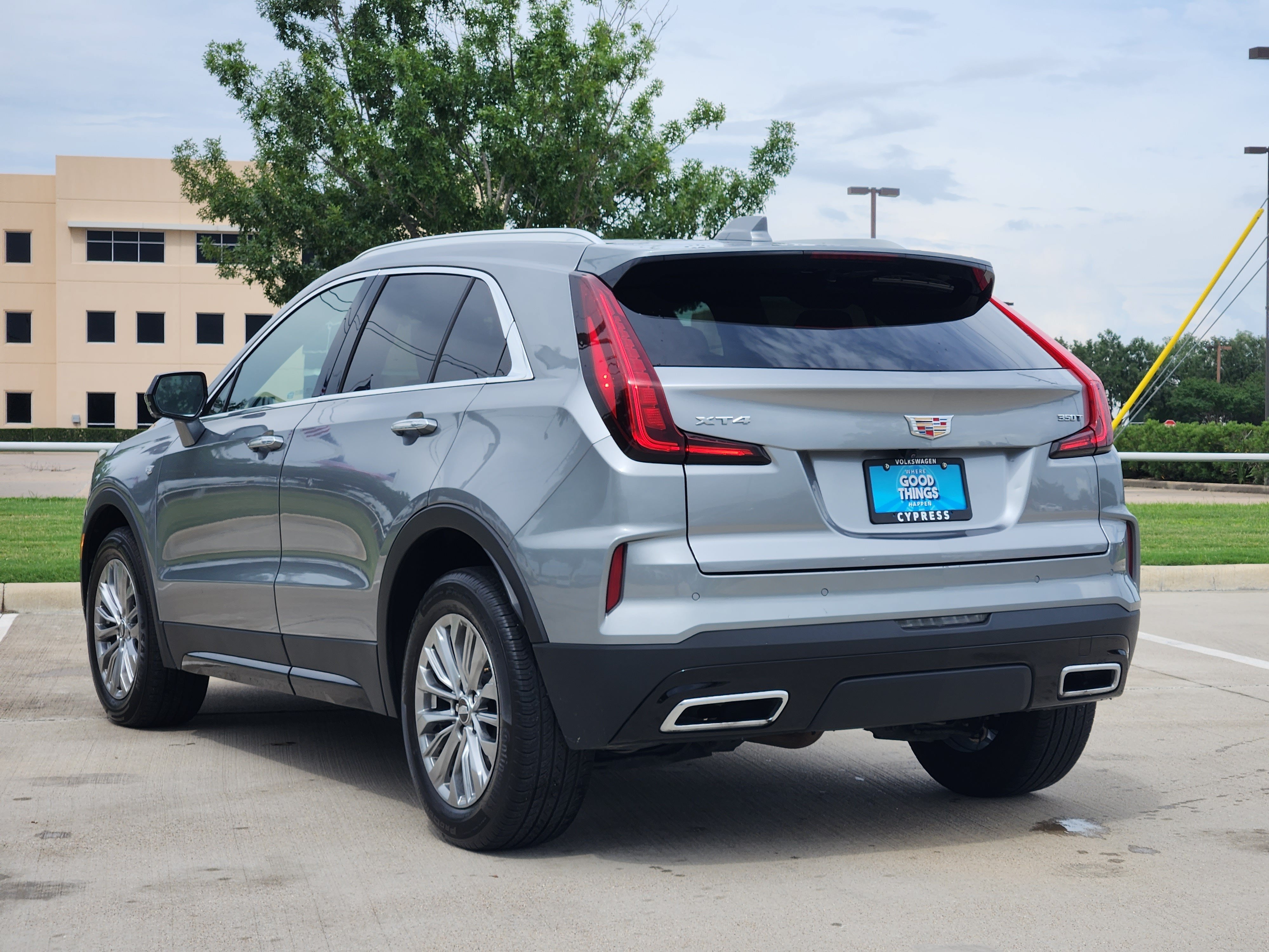 2025 Cadillac XT4 FWD Premium Luxury
