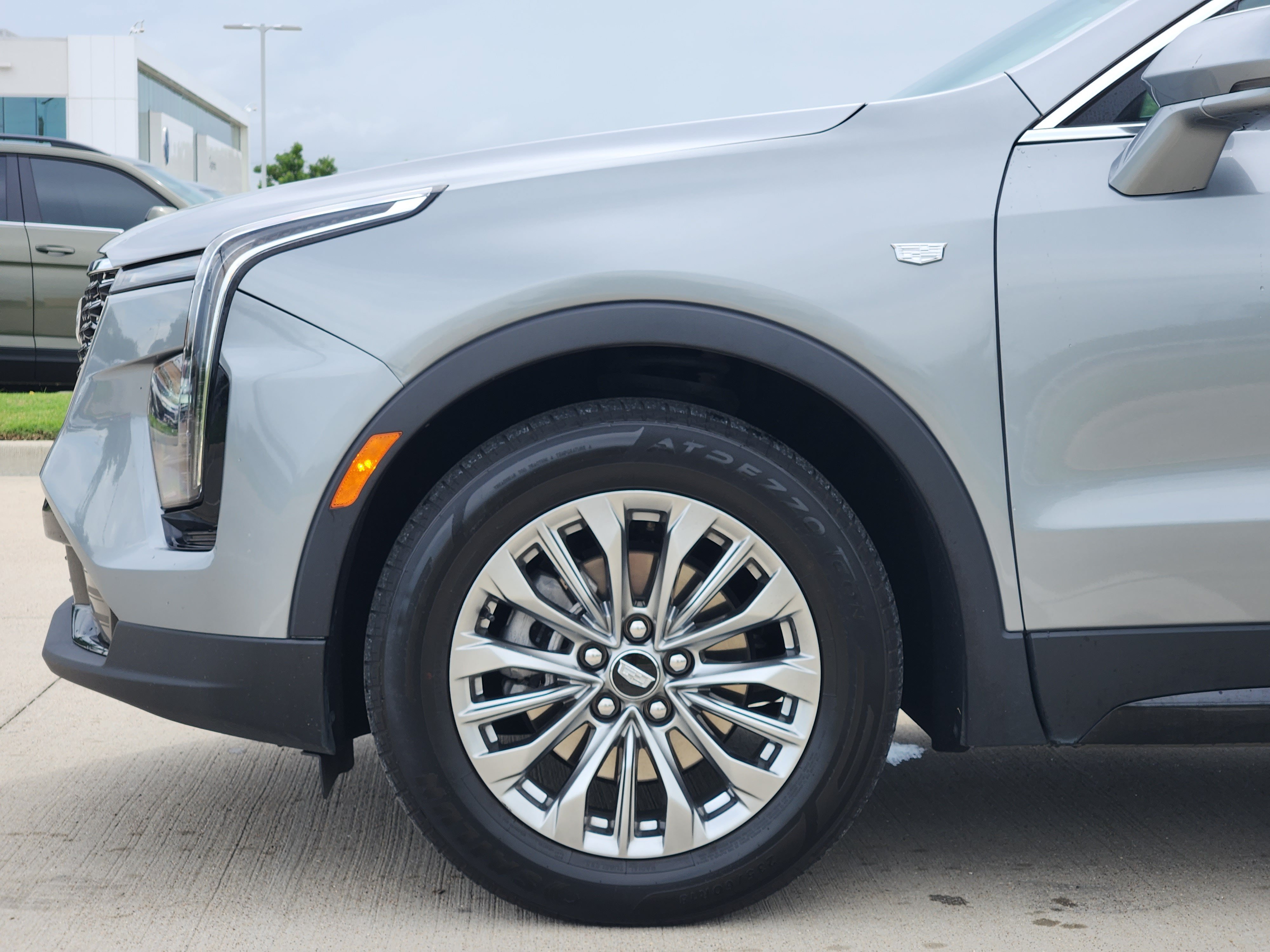 2025 Cadillac XT4 FWD Premium Luxury