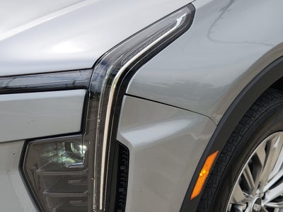 2025 Cadillac XT4 FWD Premium Luxury