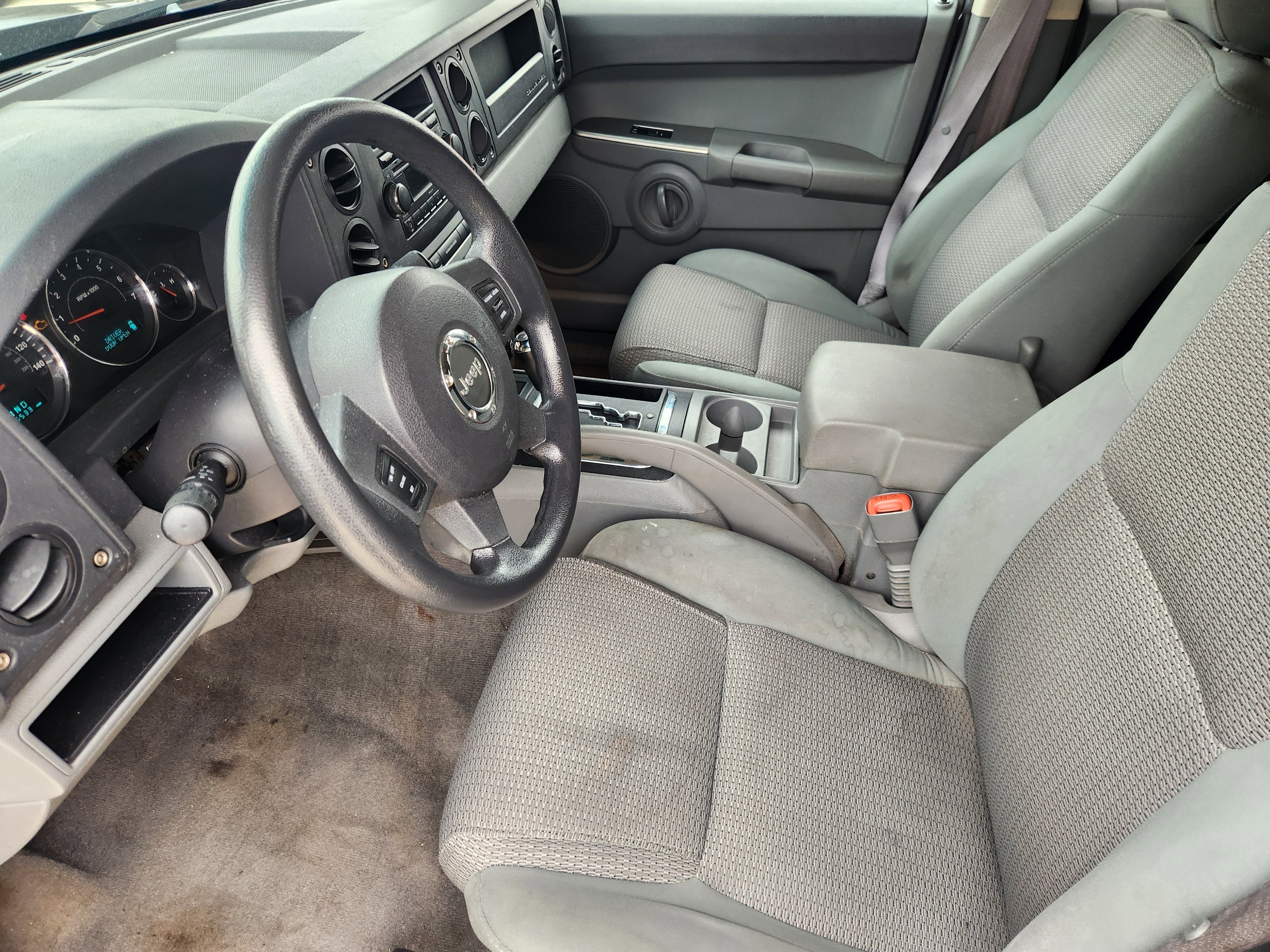 2007 Jeep Commander Sport