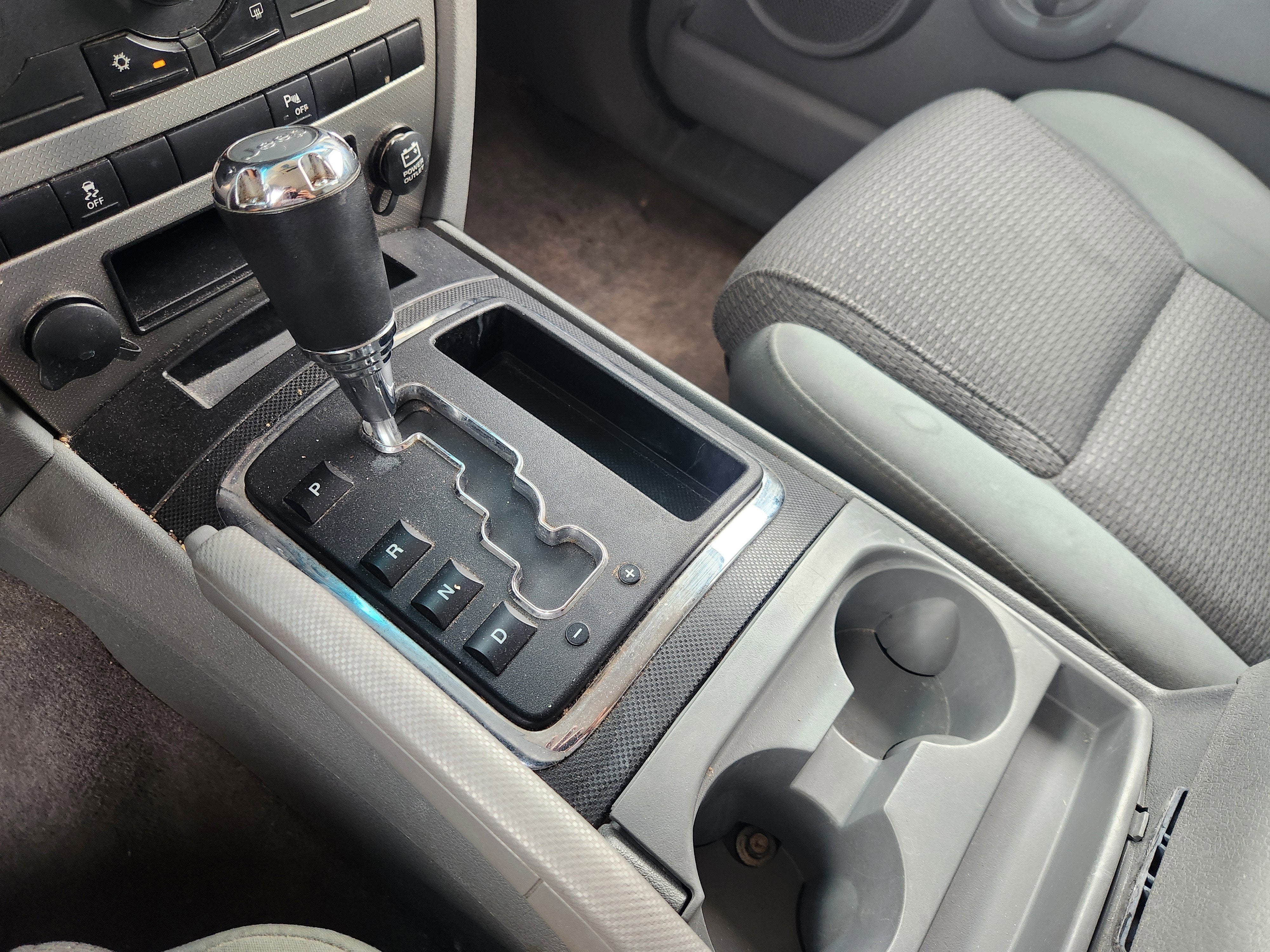 2007 Jeep Commander Sport