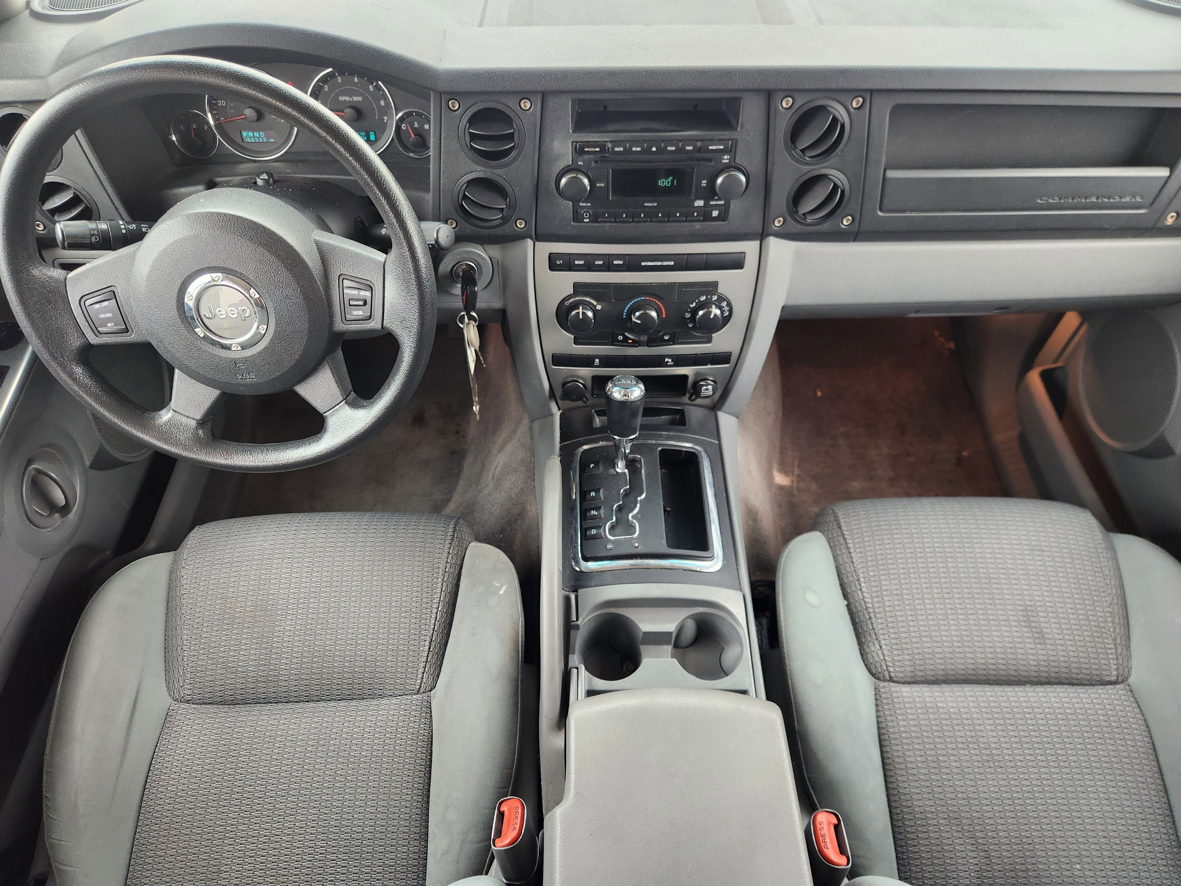 2007 Jeep Commander Sport