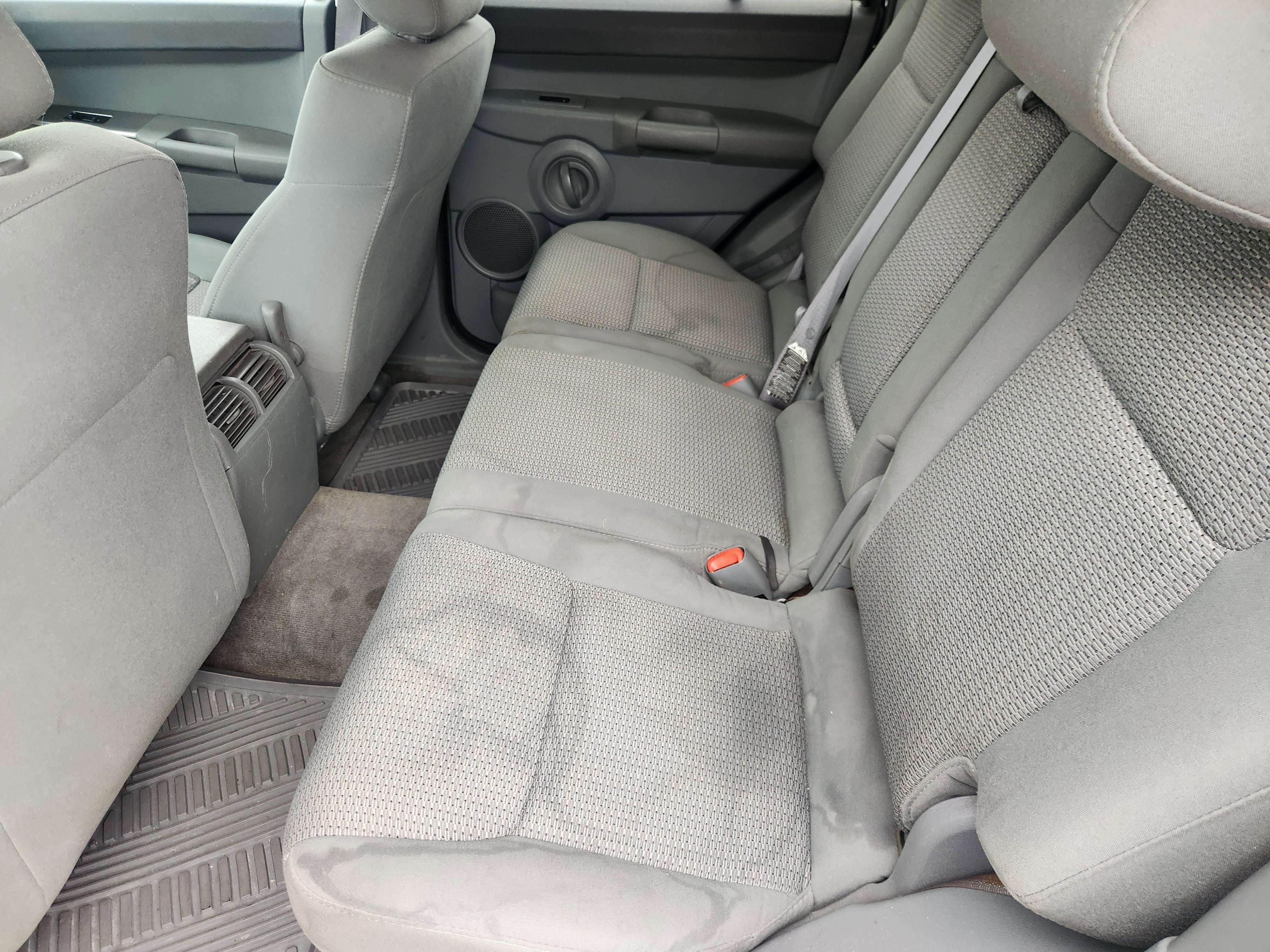 2007 Jeep Commander Sport