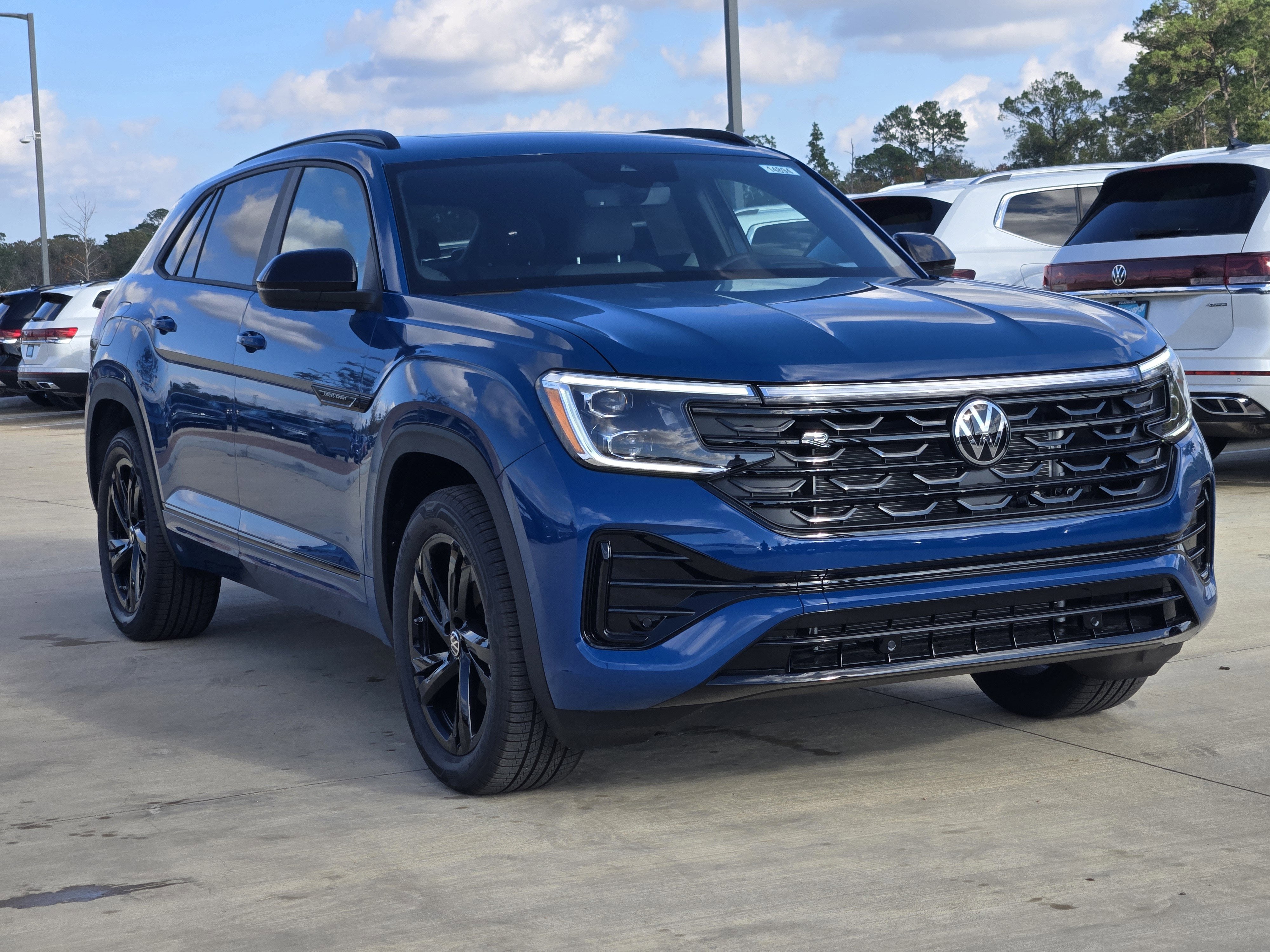 2026 Volkswagen Atlas Cross Sport 2.0T SEL R-Line Black