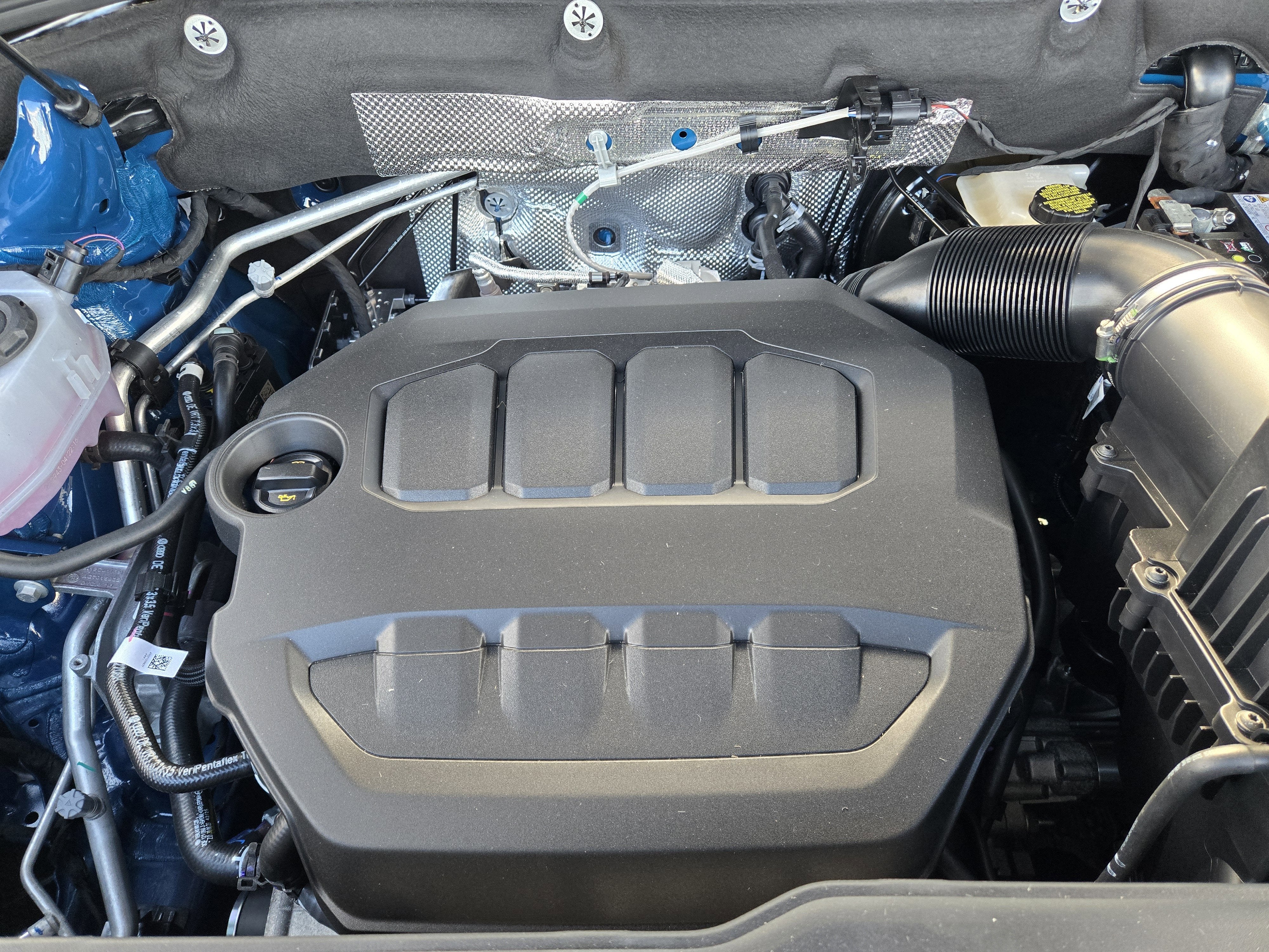 2026 Volkswagen Atlas Cross Sport 2.0T SEL R-Line Black