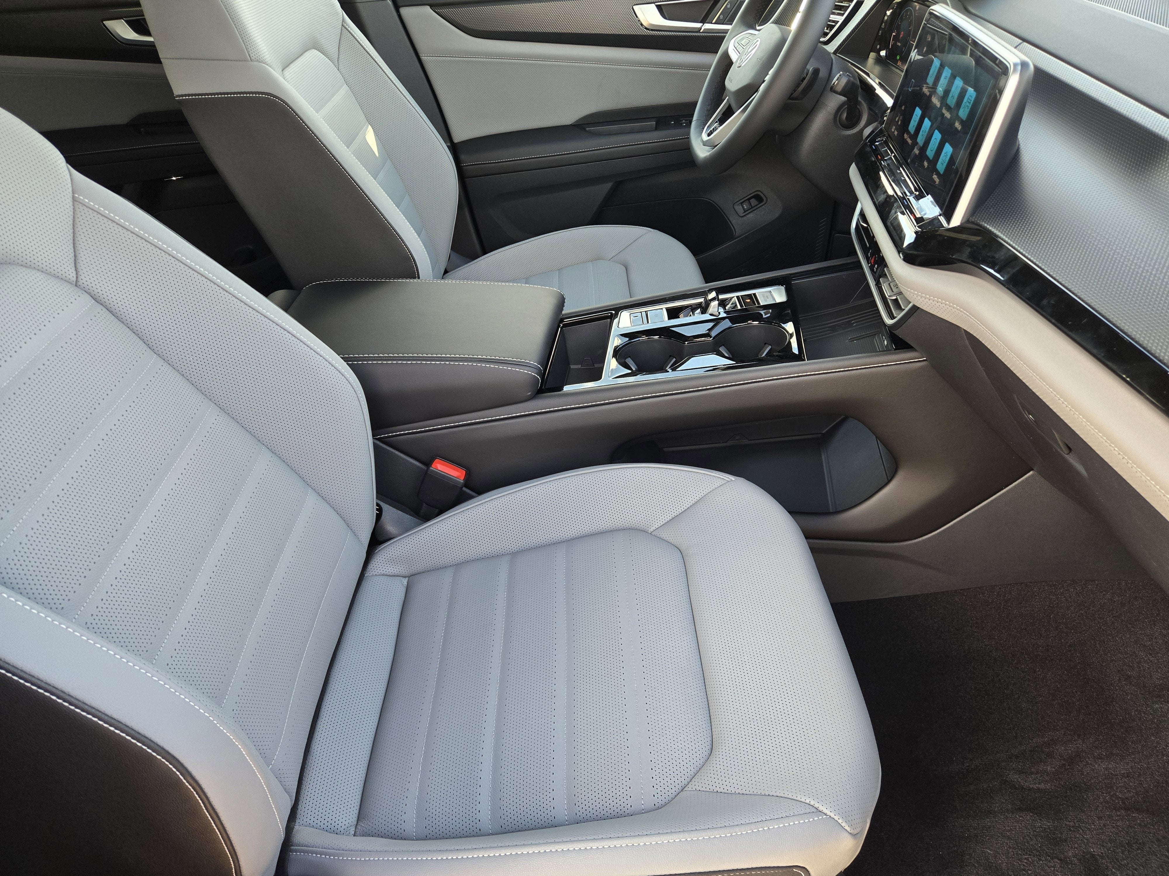 2026 Volkswagen Atlas Cross Sport 2.0T SEL R-Line Black