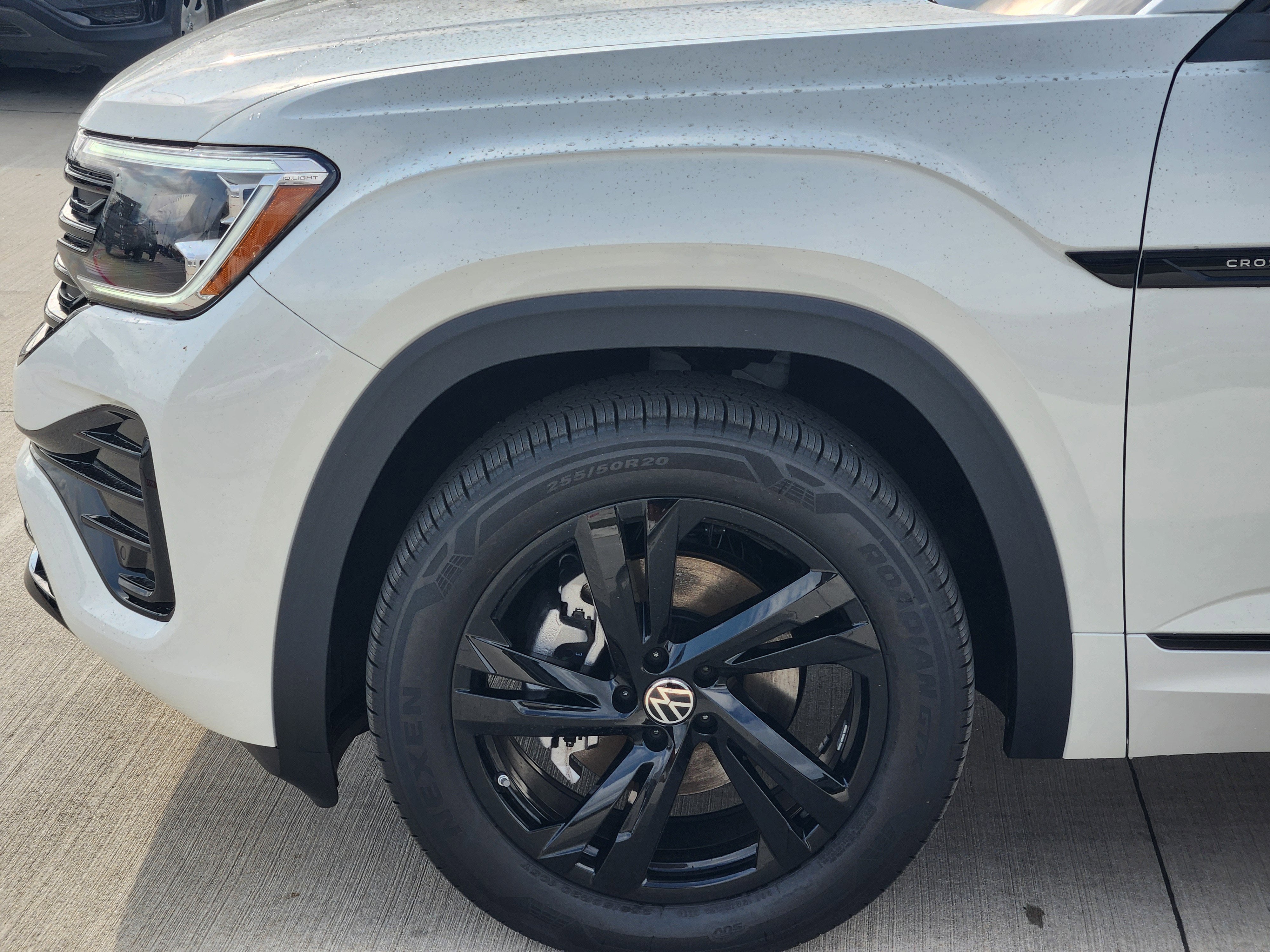 2026 Volkswagen Atlas Cross Sport 2.0T SEL R-Line Black