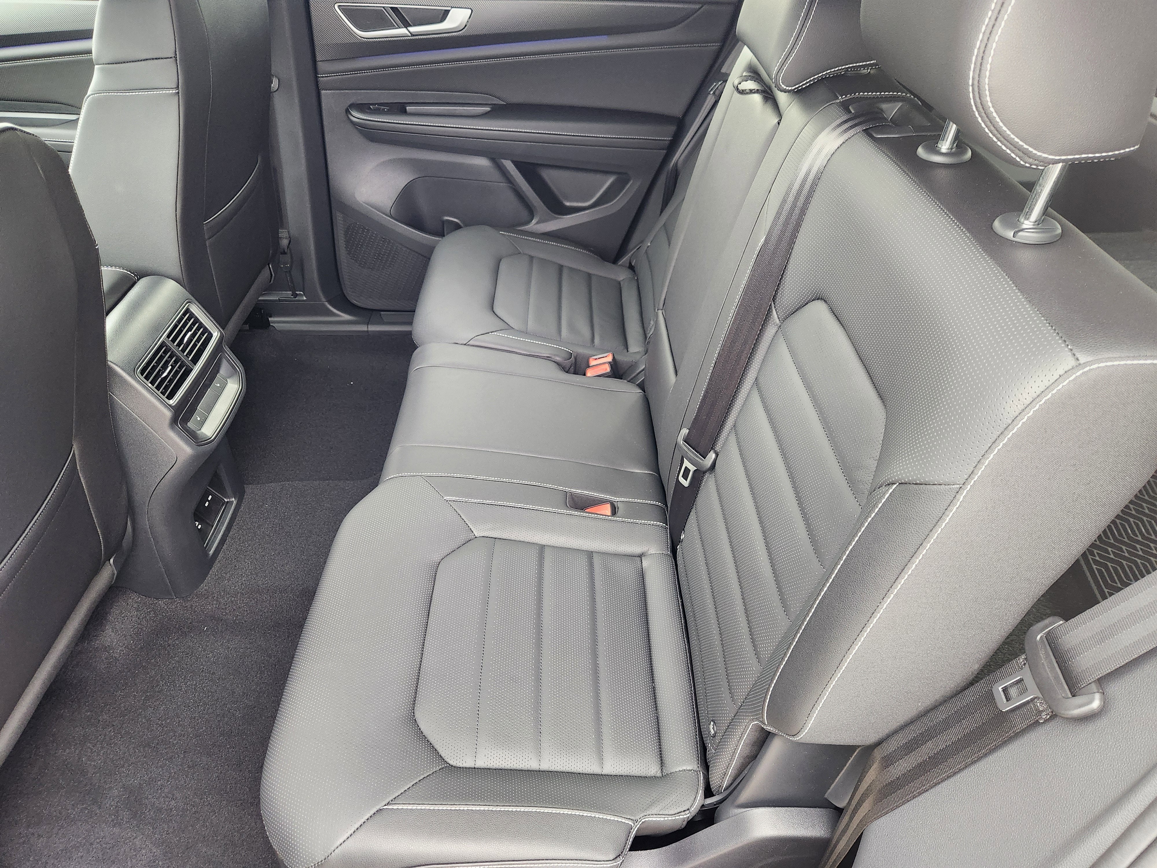 2026 Volkswagen Atlas Cross Sport 2.0T SEL R-Line Black