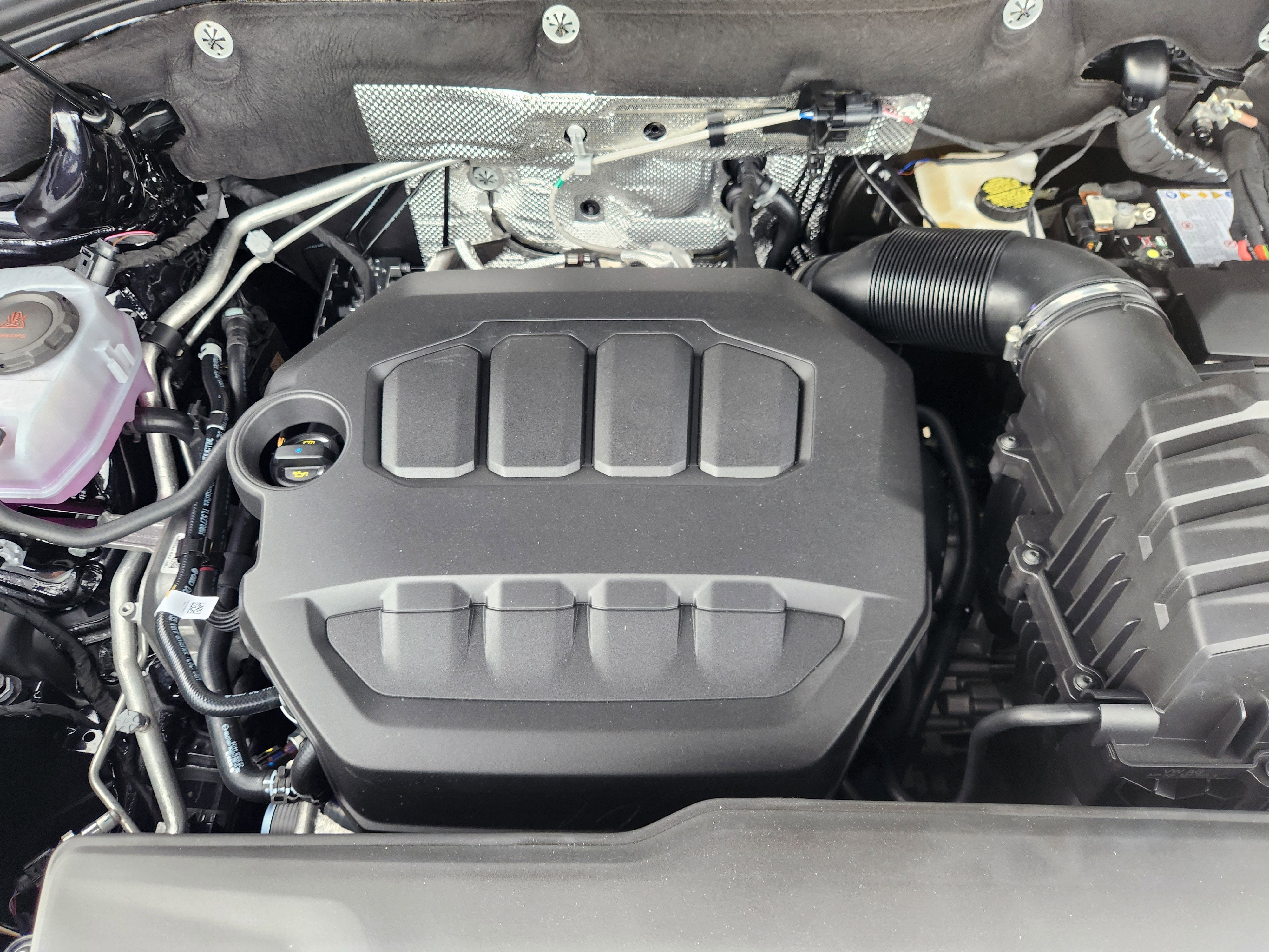 2026 Volkswagen Atlas Cross Sport 2.0T SEL R-Line Black