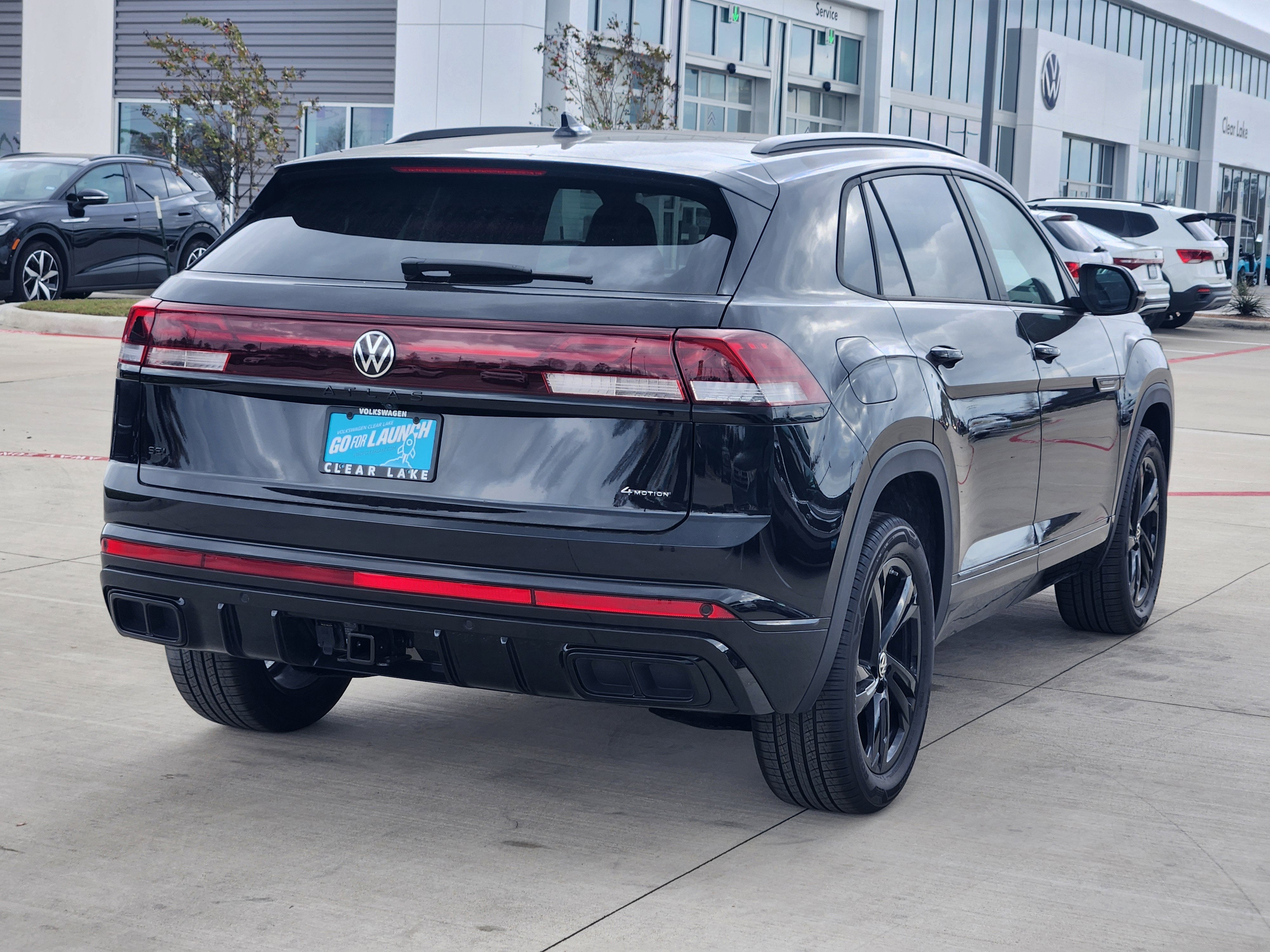 2026 Volkswagen Atlas Cross Sport 2.0T SEL R-Line Black