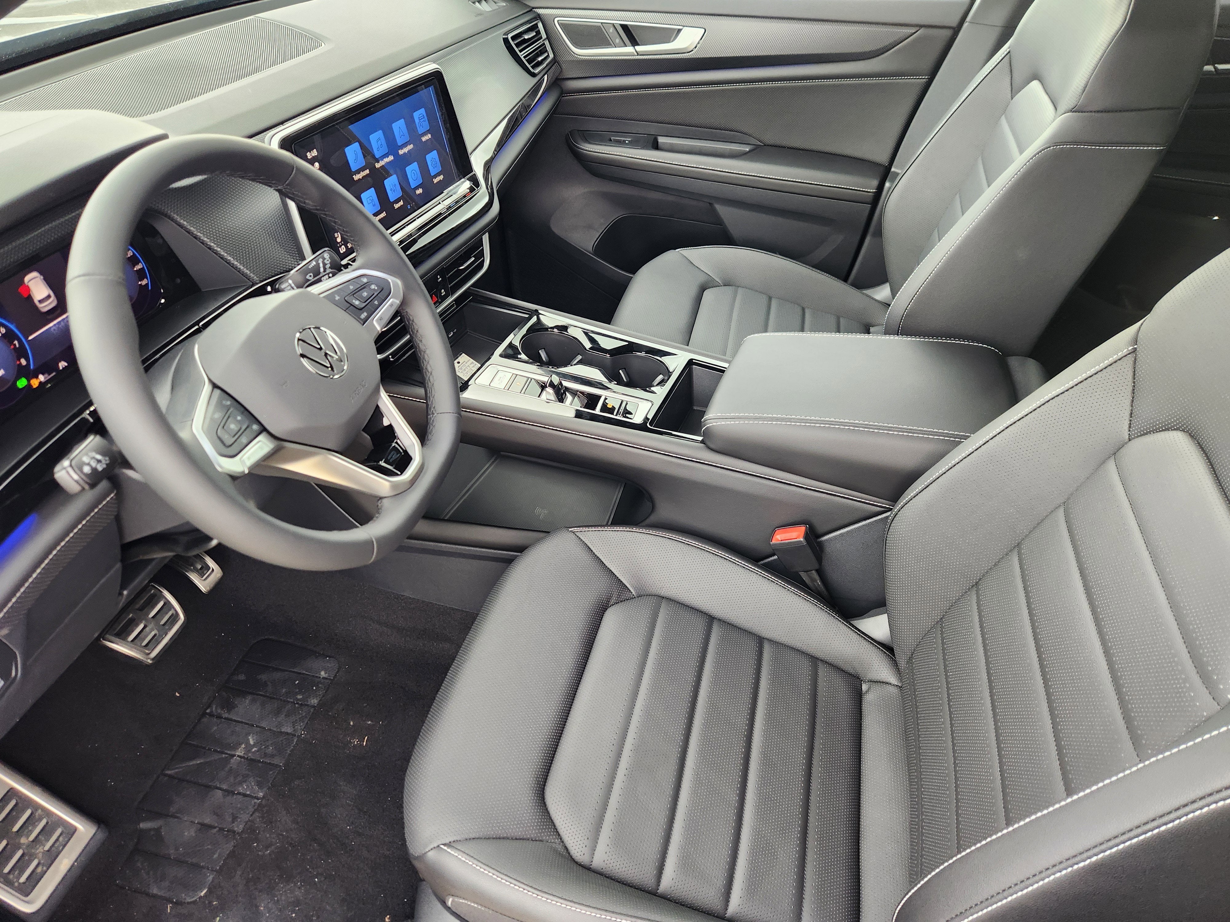 2026 Volkswagen Atlas Cross Sport 2.0T SEL R-Line Black