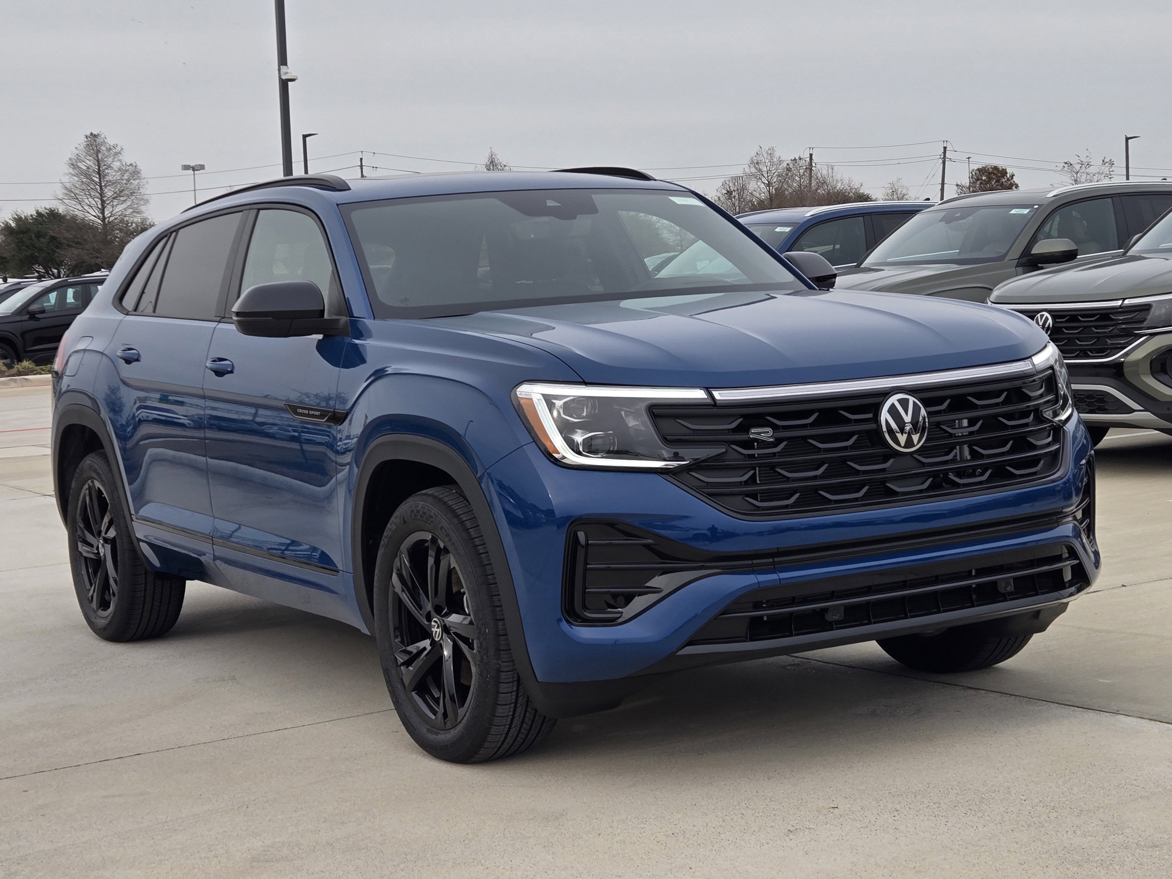 2026 Volkswagen Atlas Cross Sport 2.0T SEL R-Line Black