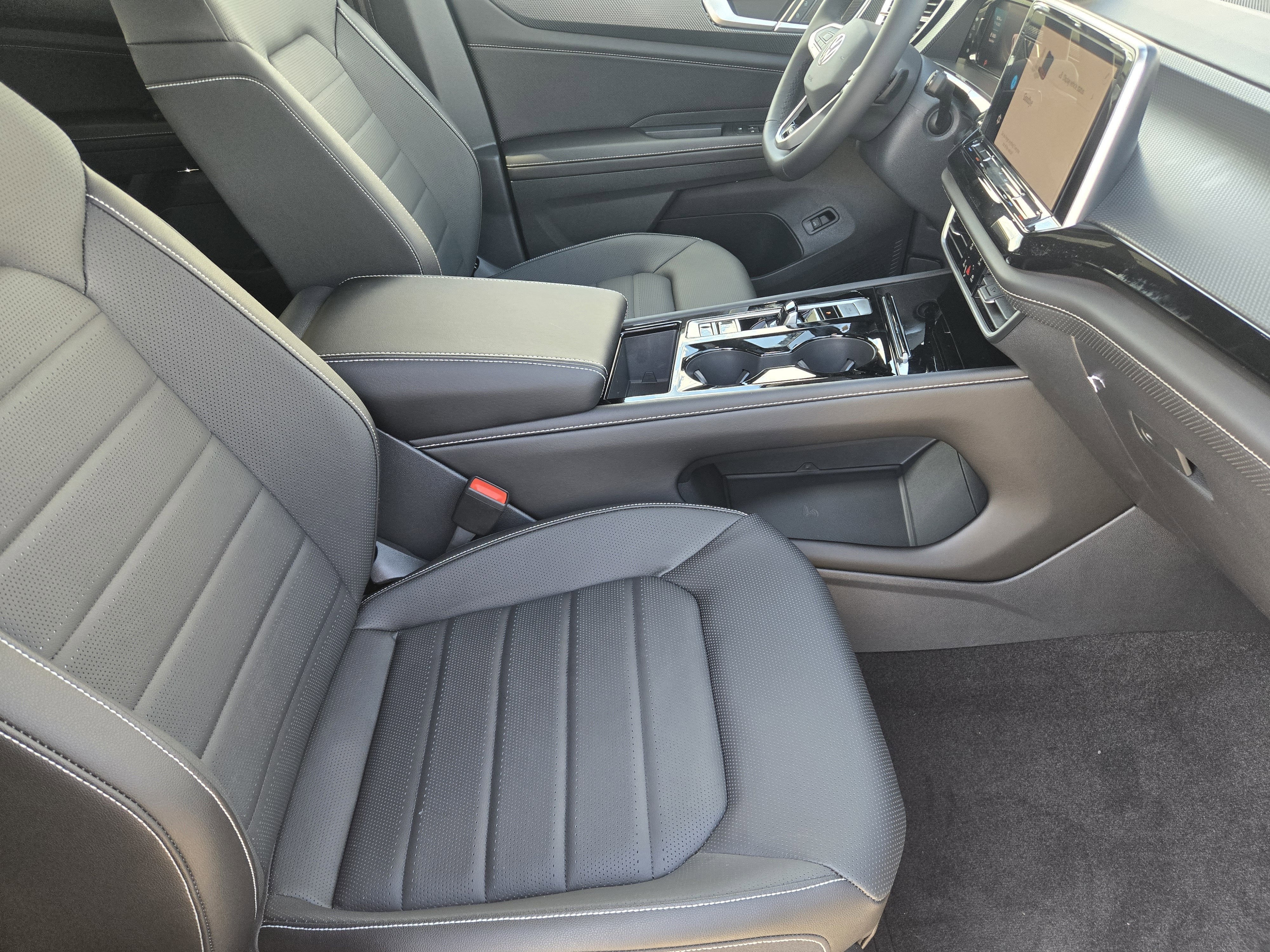 2026 Volkswagen Atlas Cross Sport 2.0T SEL R-Line Black