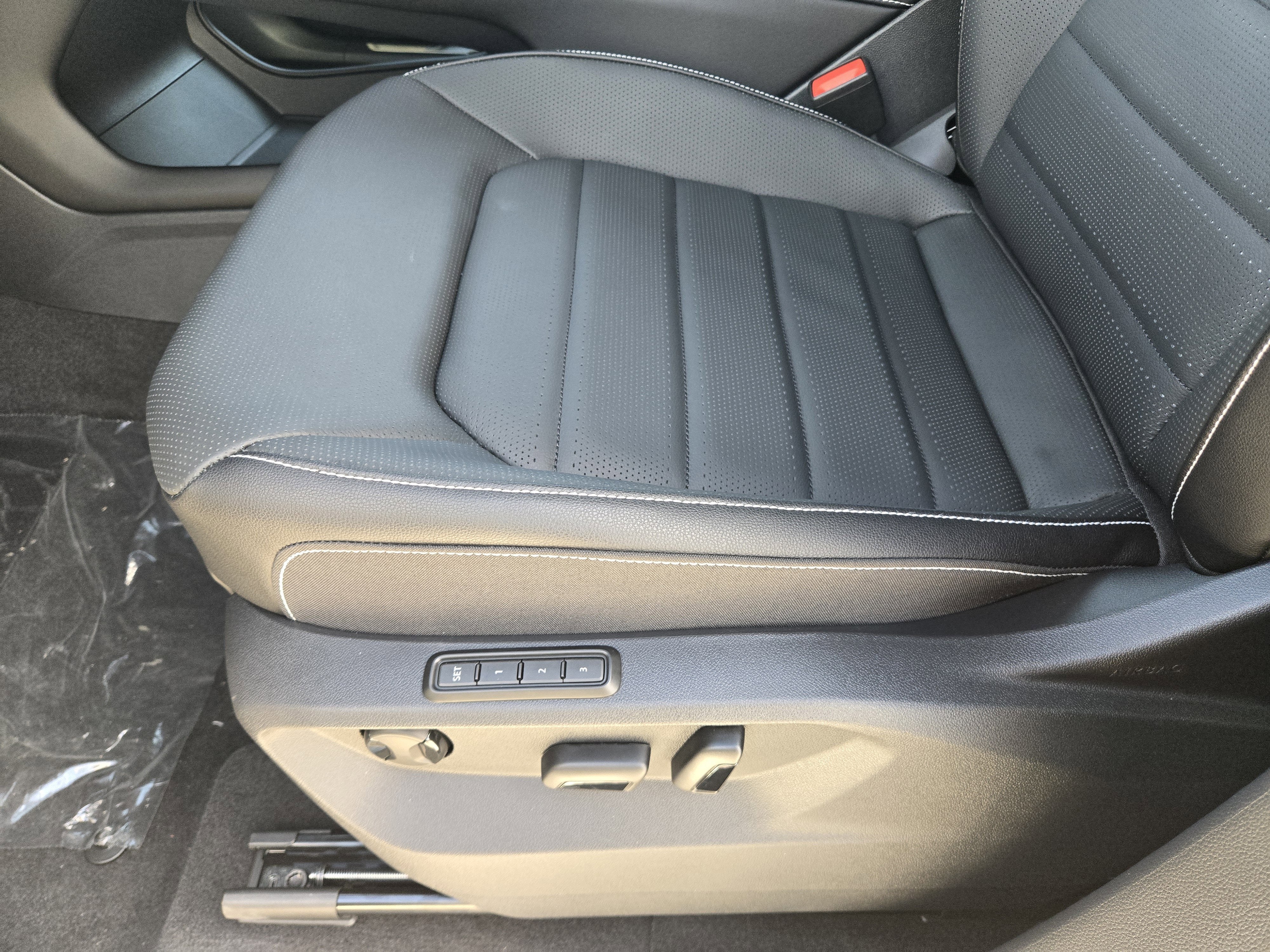 2026 Volkswagen Atlas Cross Sport 2.0T SEL R-Line Black