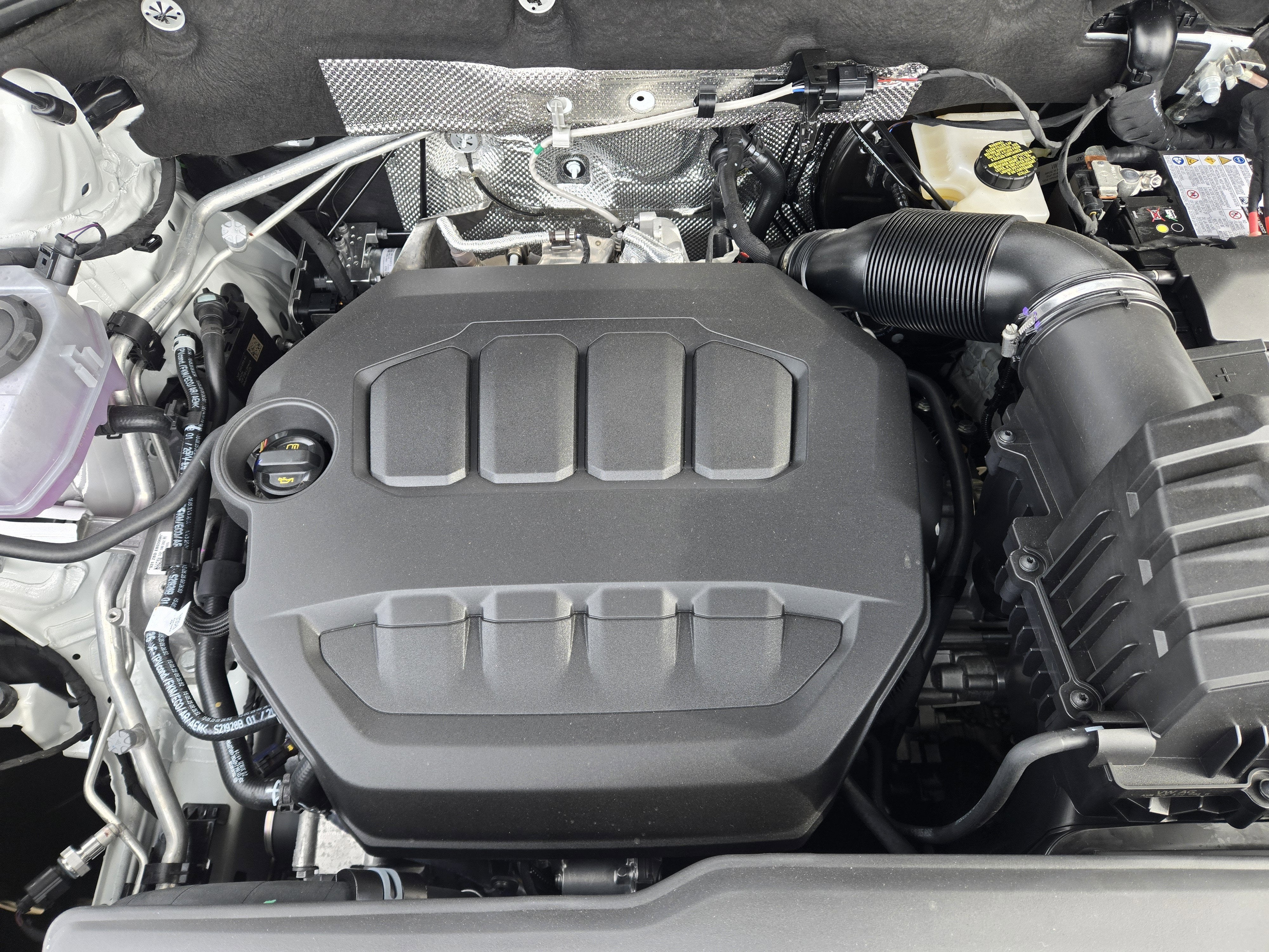 2026 Volkswagen Atlas Cross Sport 2.0T SEL R-Line Black