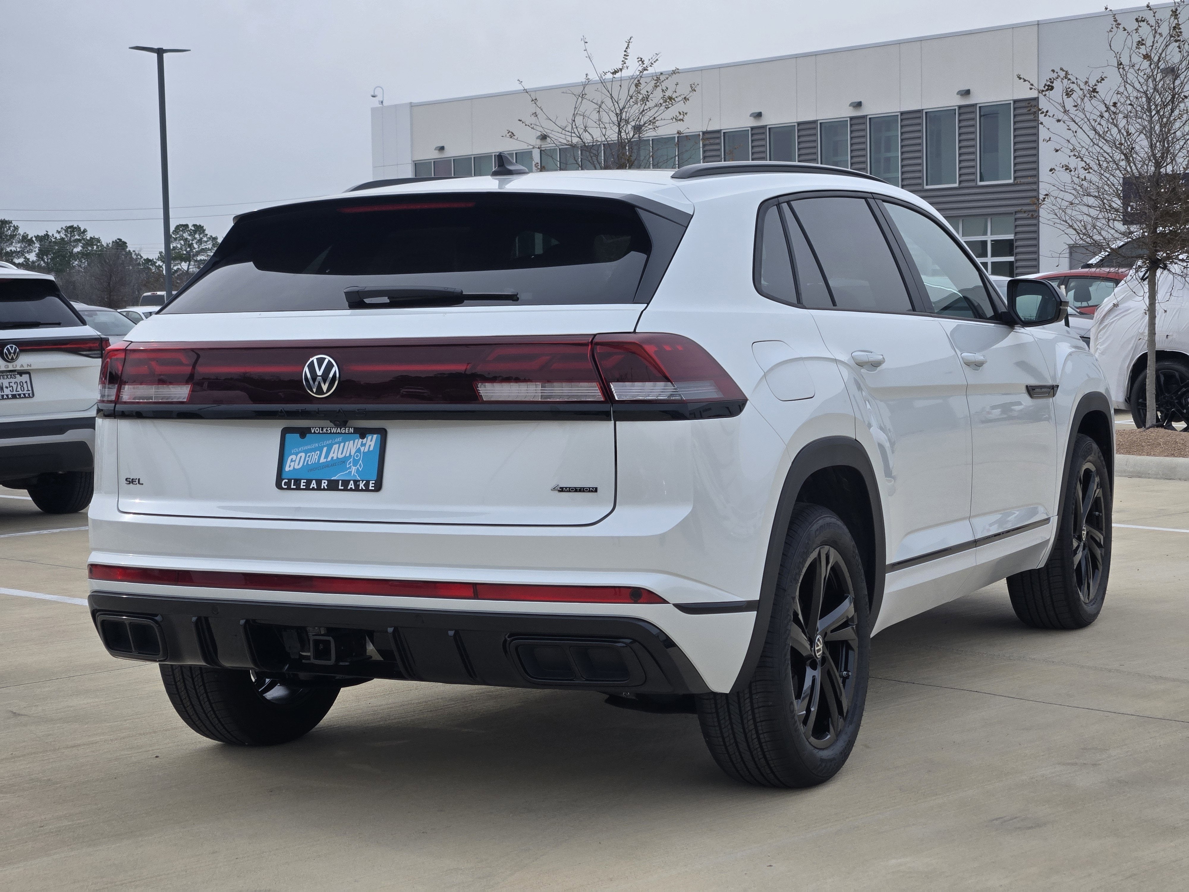 2026 Volkswagen Atlas Cross Sport 2.0T SEL R-Line Black