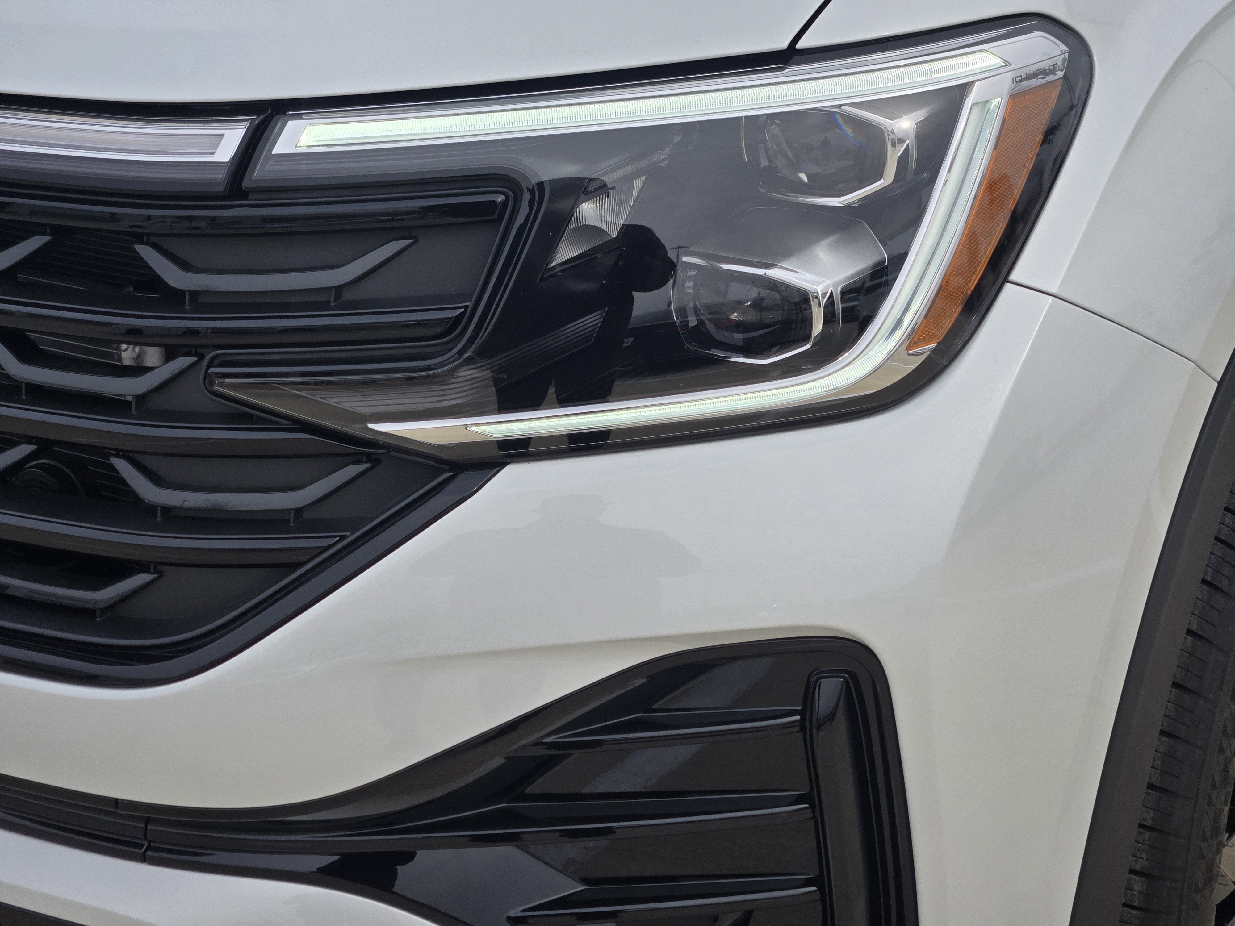 2026 Volkswagen Atlas Cross Sport 2.0T SEL R-Line Black