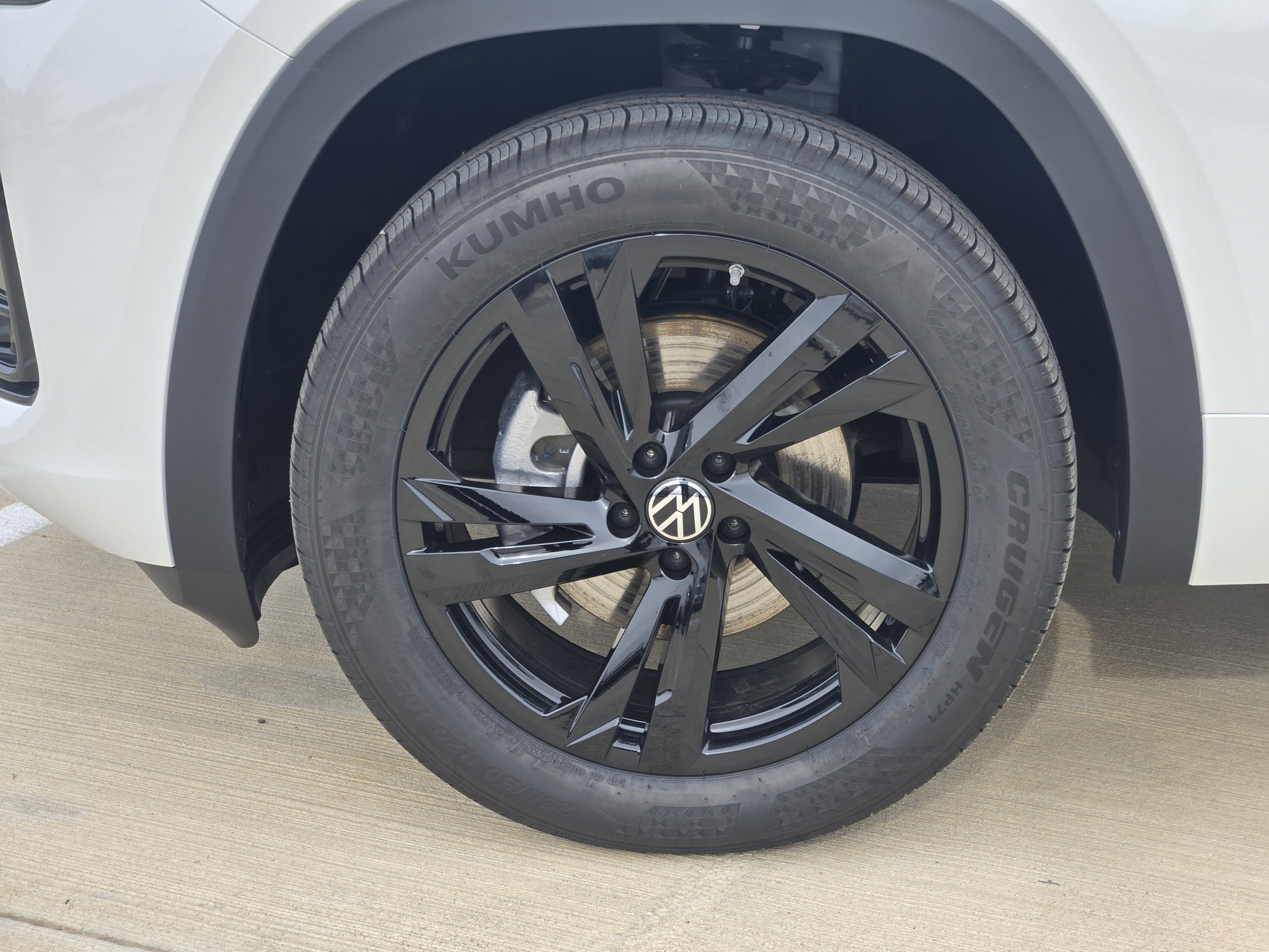 2026 Volkswagen Atlas Cross Sport 2.0T SEL R-Line Black