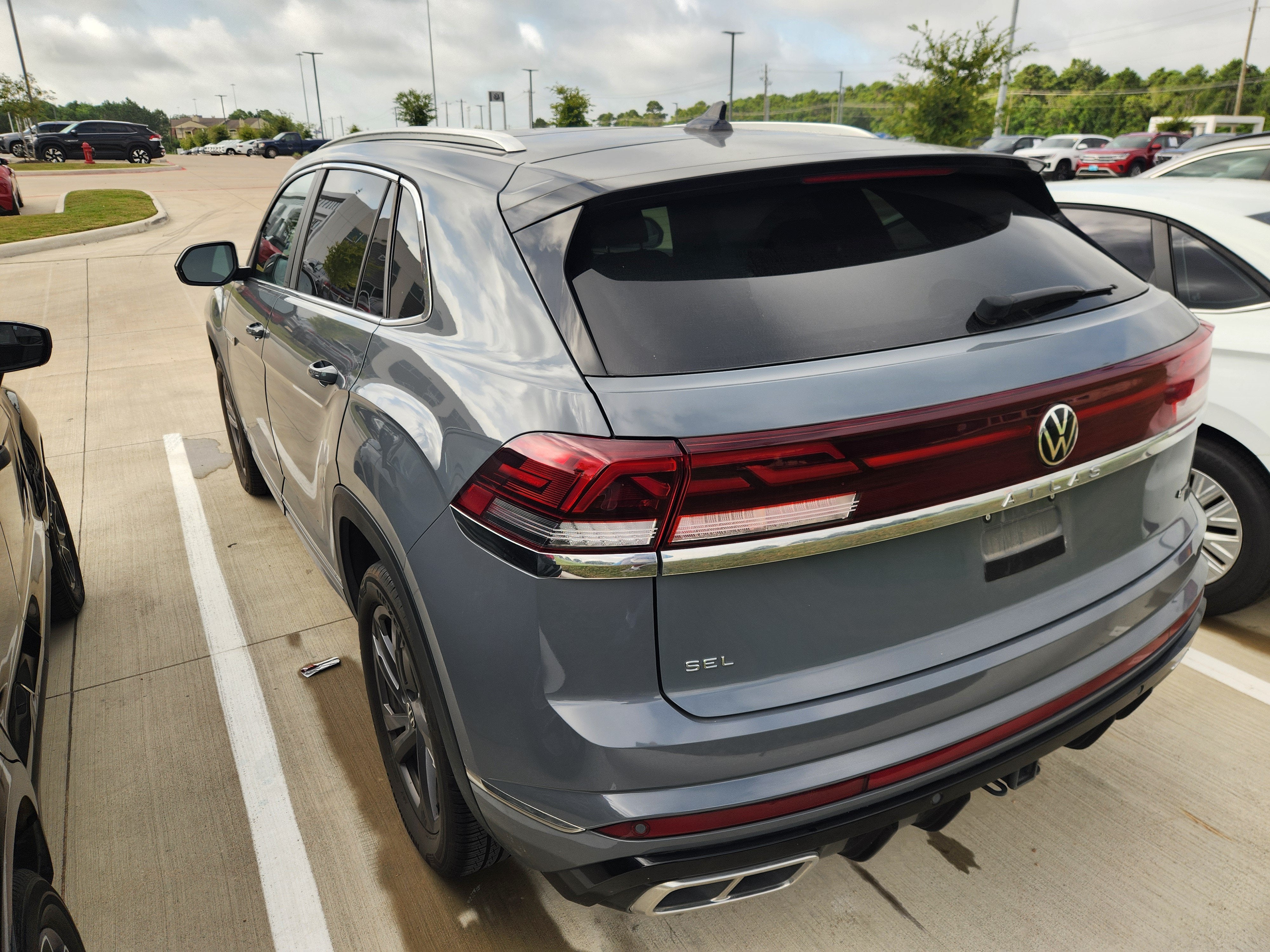 2024 Volkswagen Atlas Cross Sport 2.0T SEL R-Line