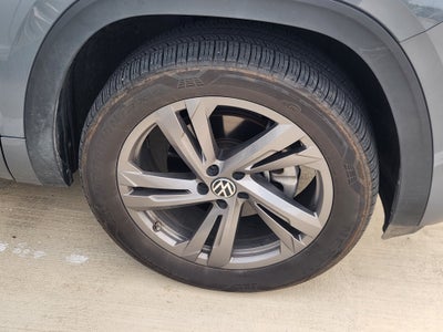 2024 Volkswagen Atlas Cross Sport 2.0T SEL R-Line