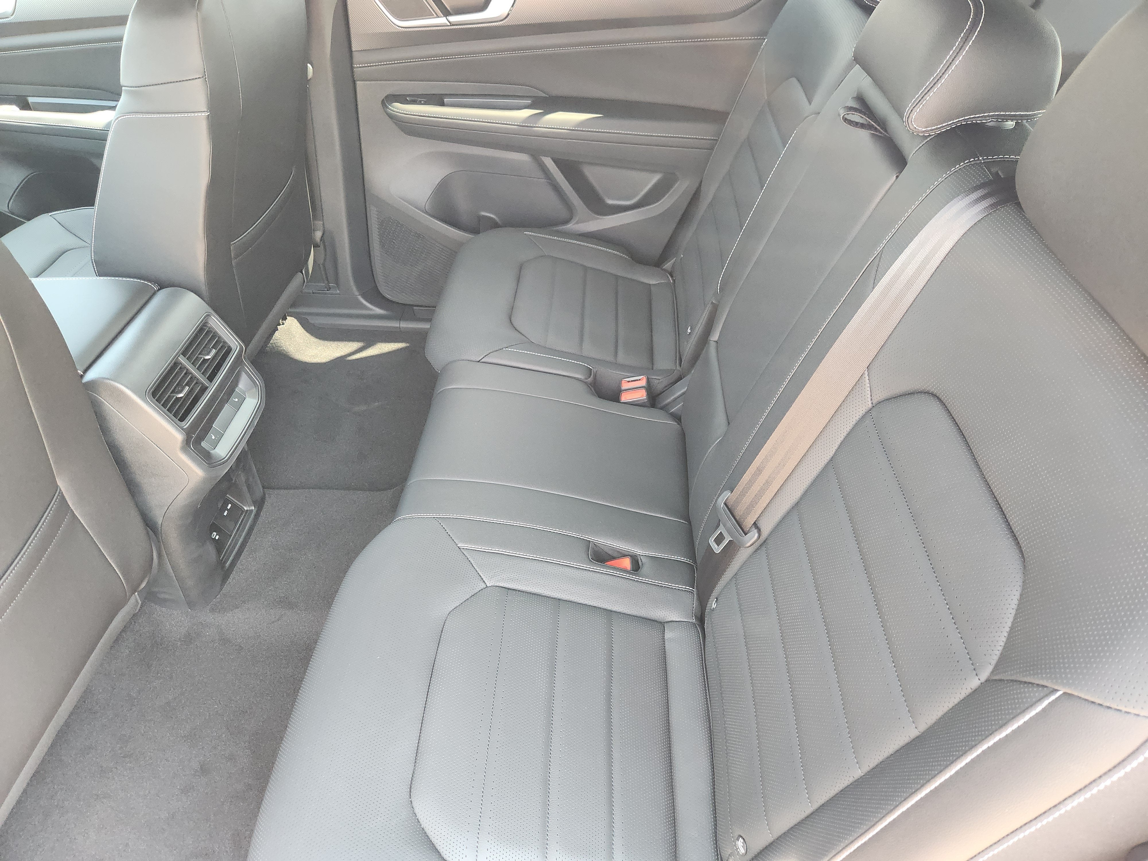 2026 Volkswagen Atlas Cross Sport 2.0T SEL