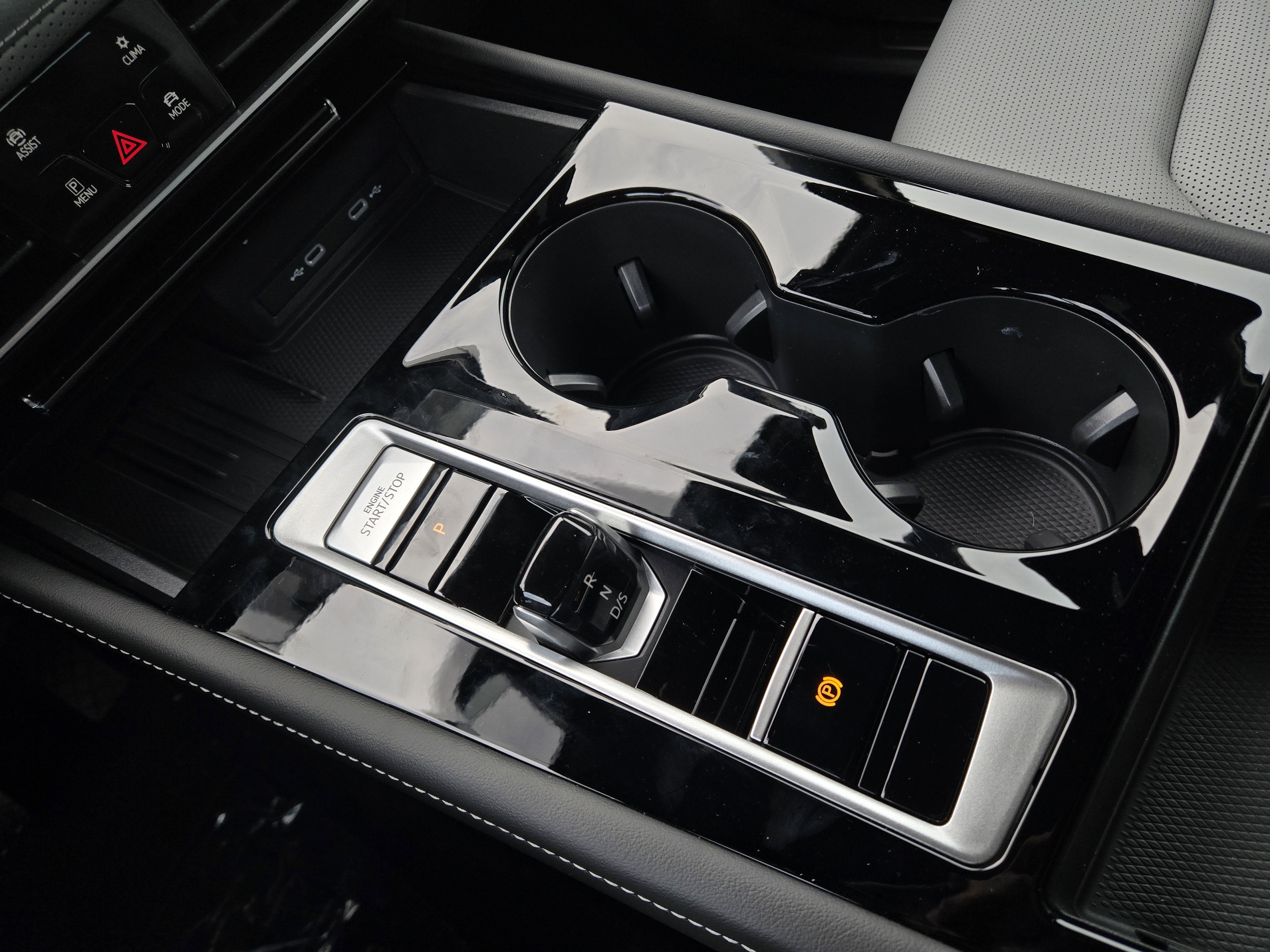 2026 Volkswagen Atlas Cross Sport 2.0T SEL