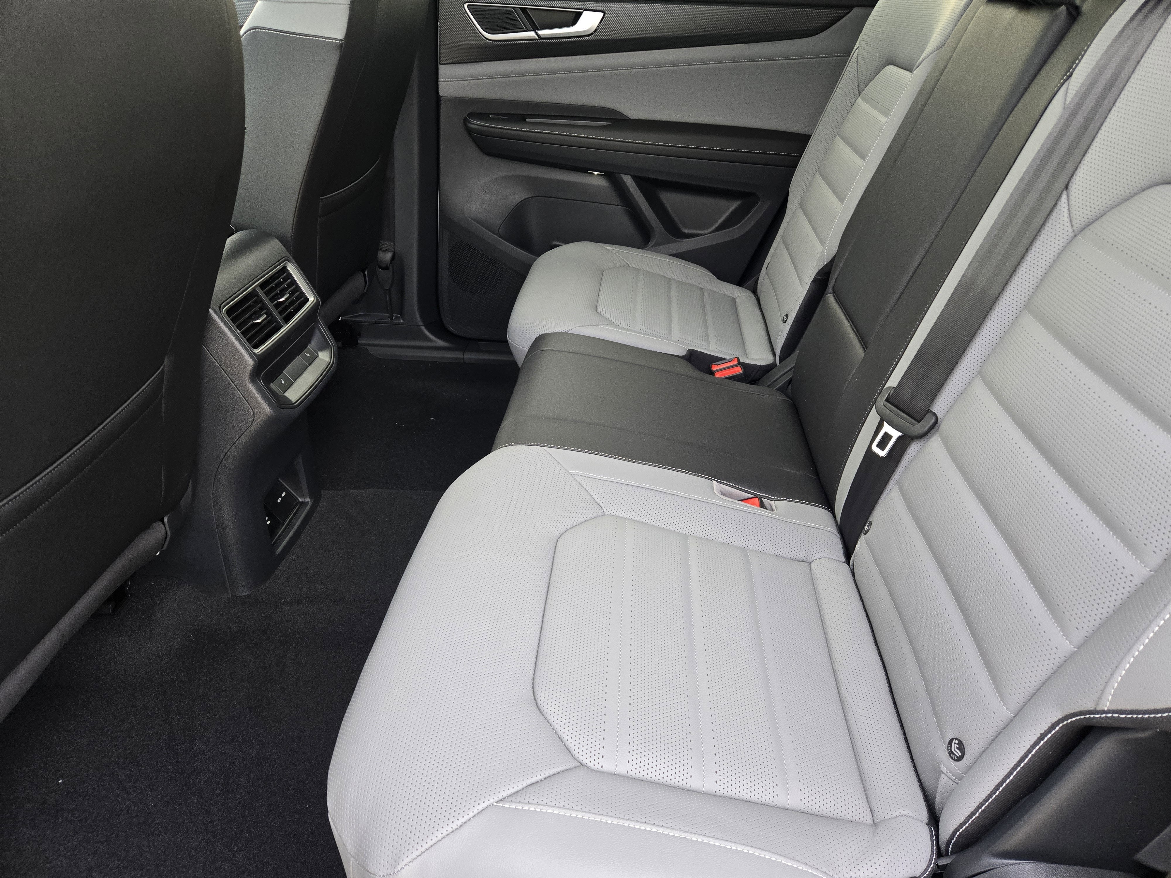 2026 Volkswagen Atlas Cross Sport 2.0T SEL