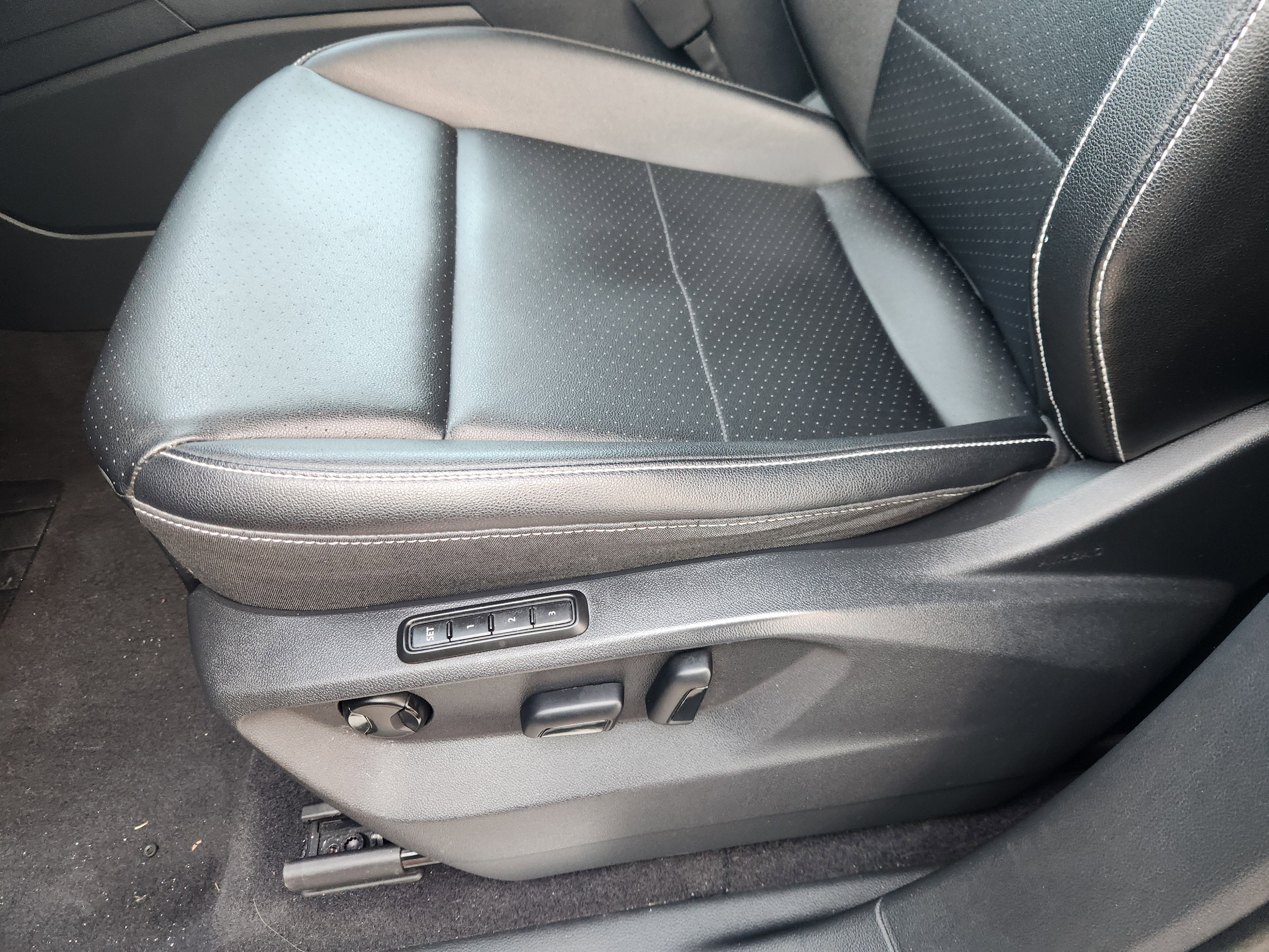 2021 Volkswagen Atlas 3.6L V6 SEL R-Line