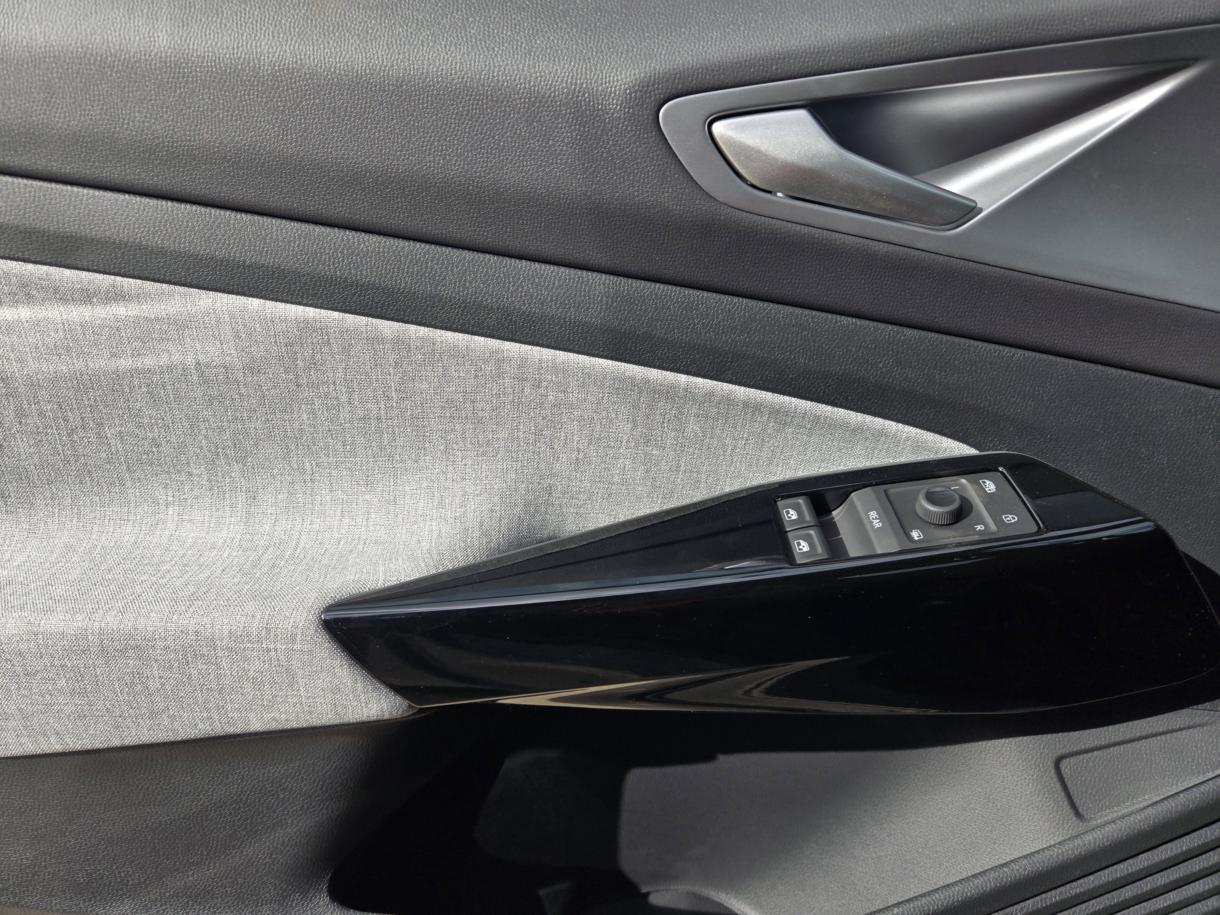 2025 Volkswagen ID.4 Pro