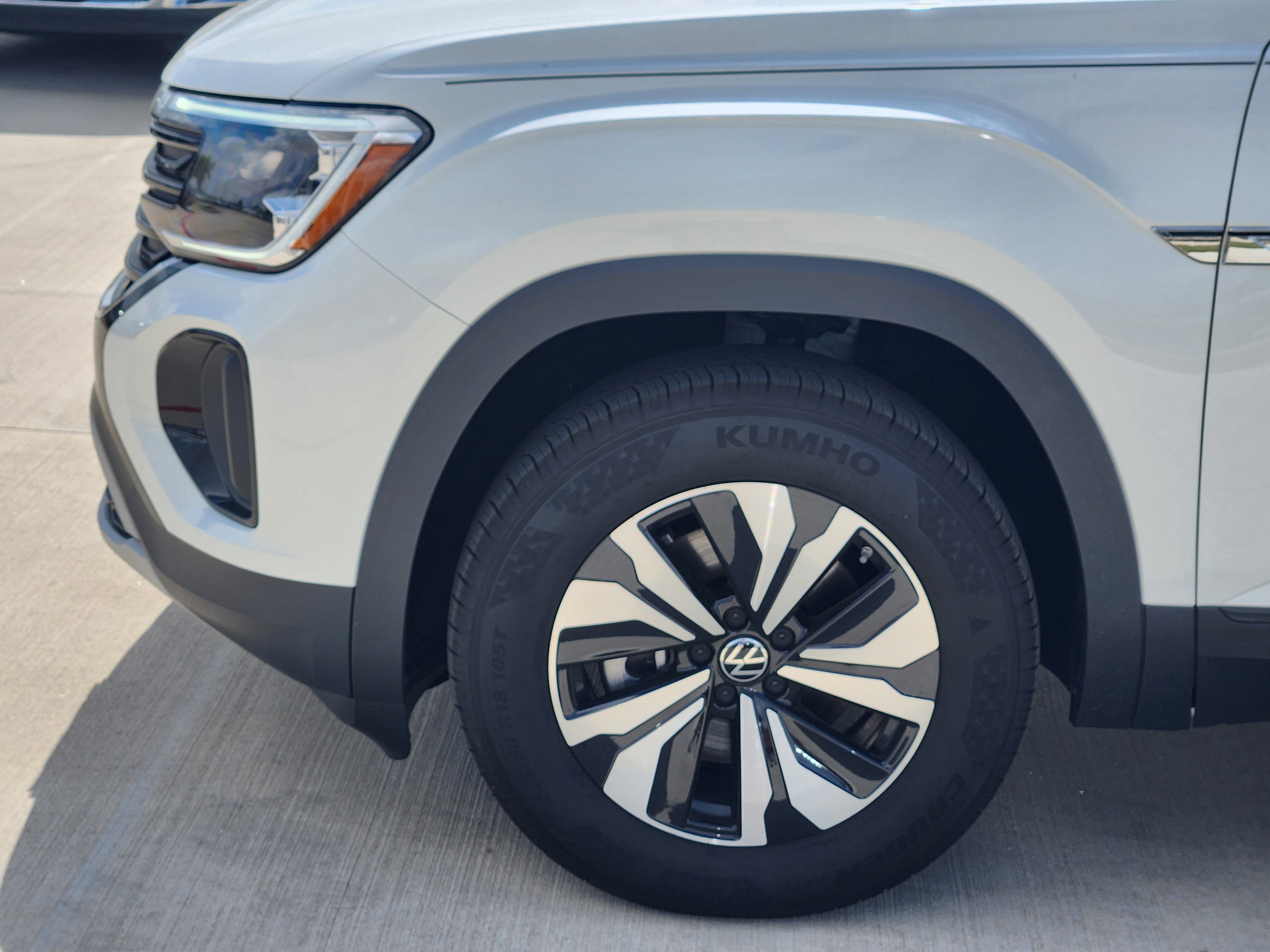 2026 Volkswagen Atlas Cross Sport 2.0T SE