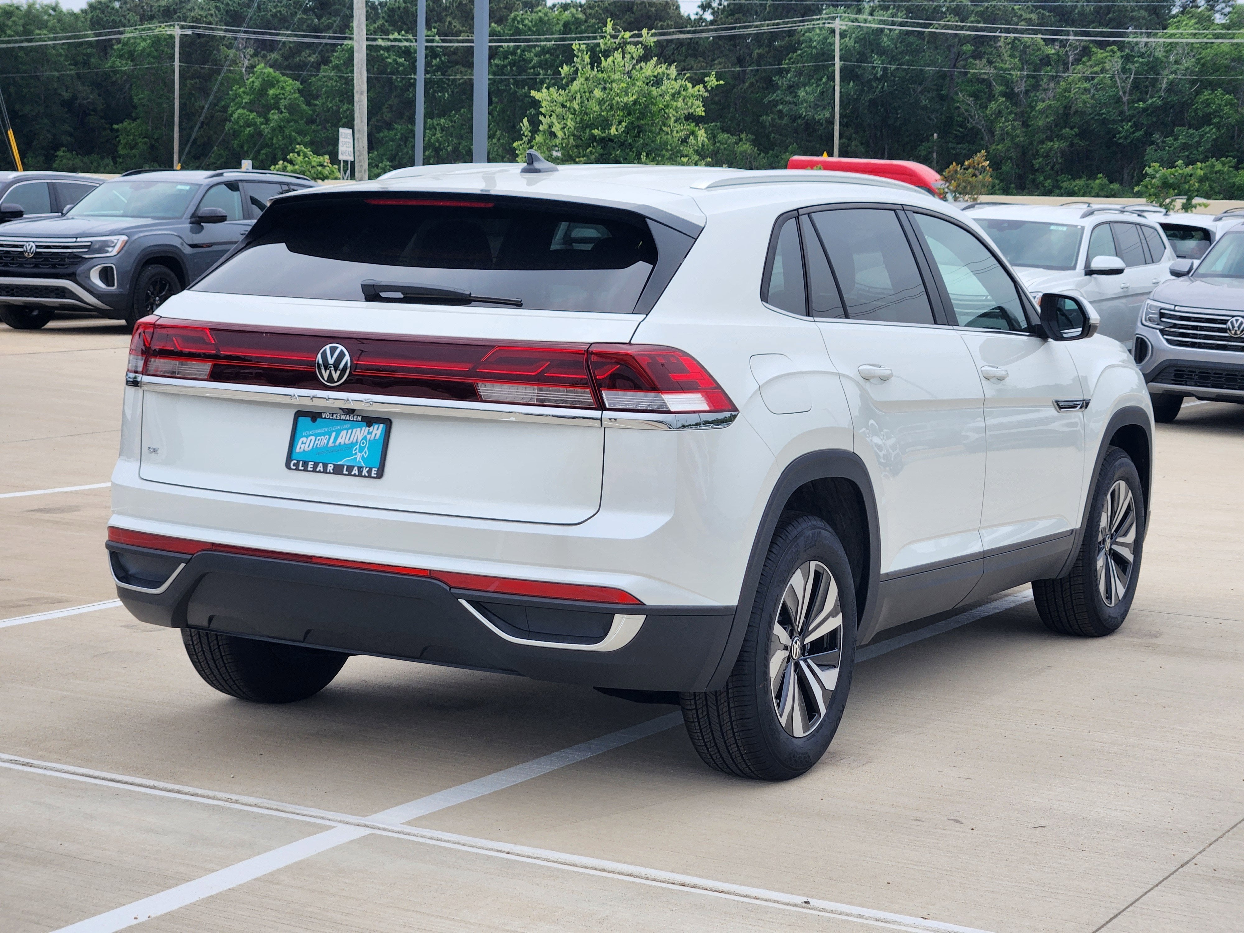 2026 Volkswagen Atlas Cross Sport 2.0T SE