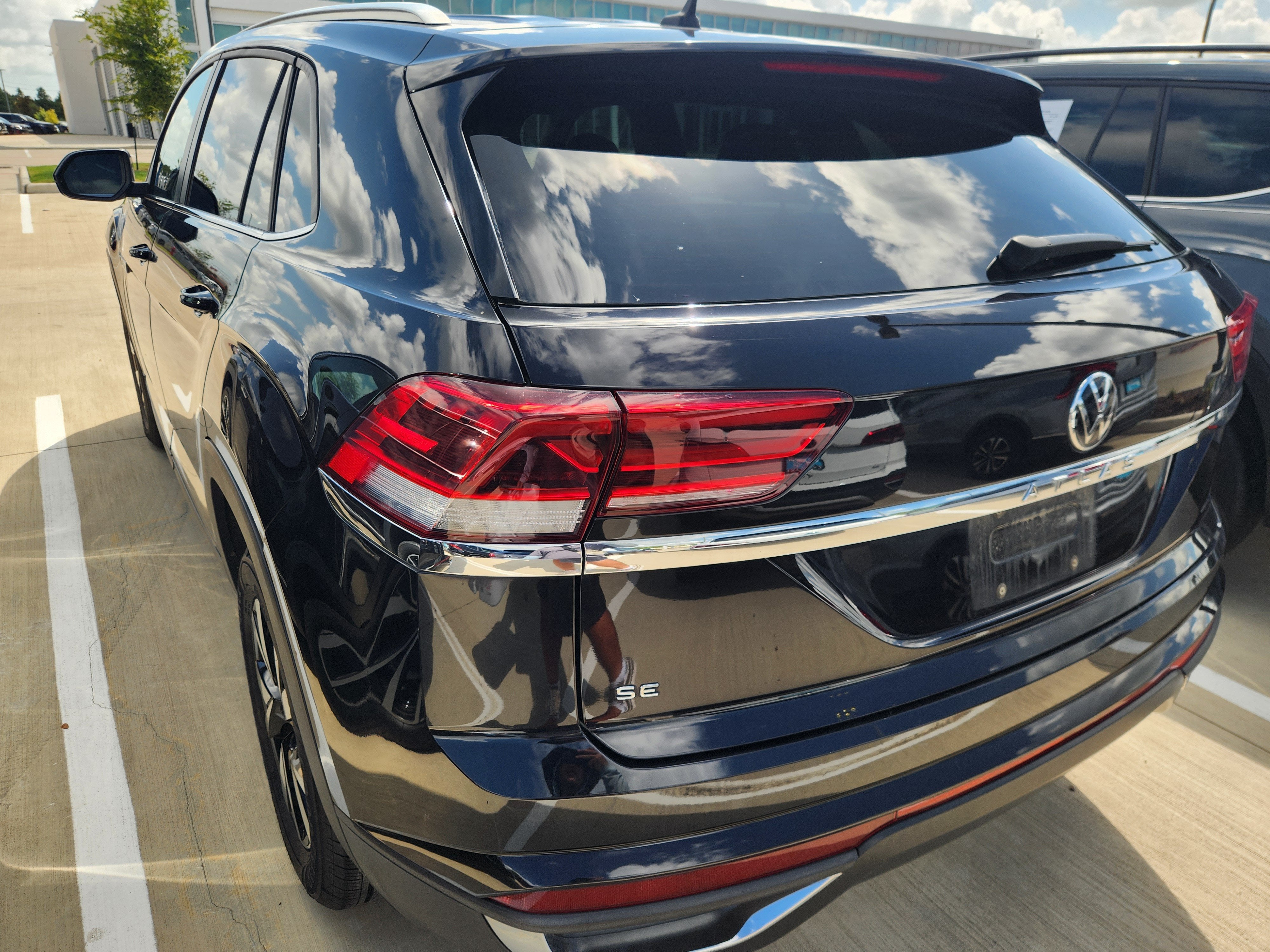 2023 Volkswagen Atlas Cross Sport 2.0T SE