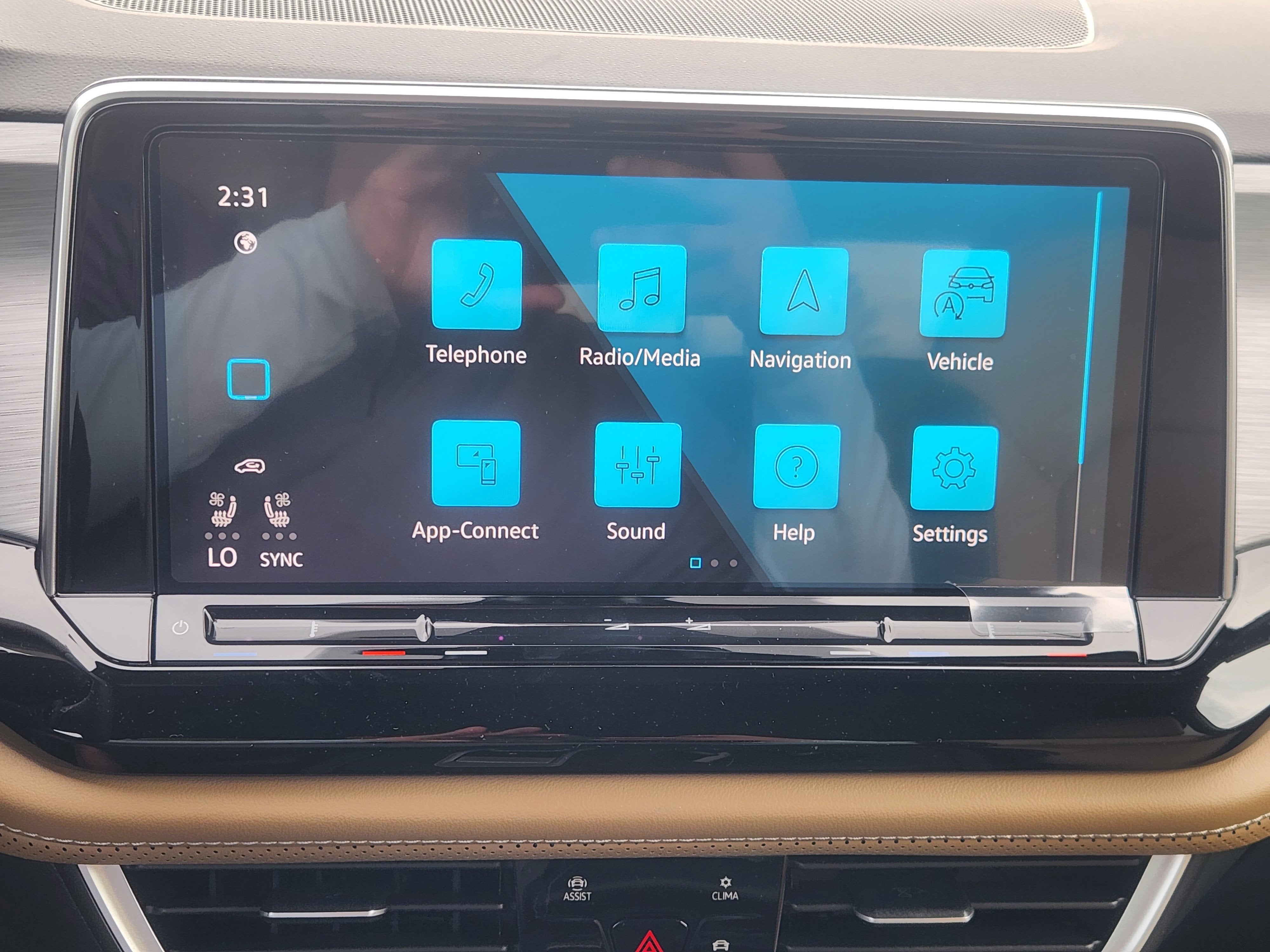 2026 Volkswagen Atlas Cross Sport 2.0T SE