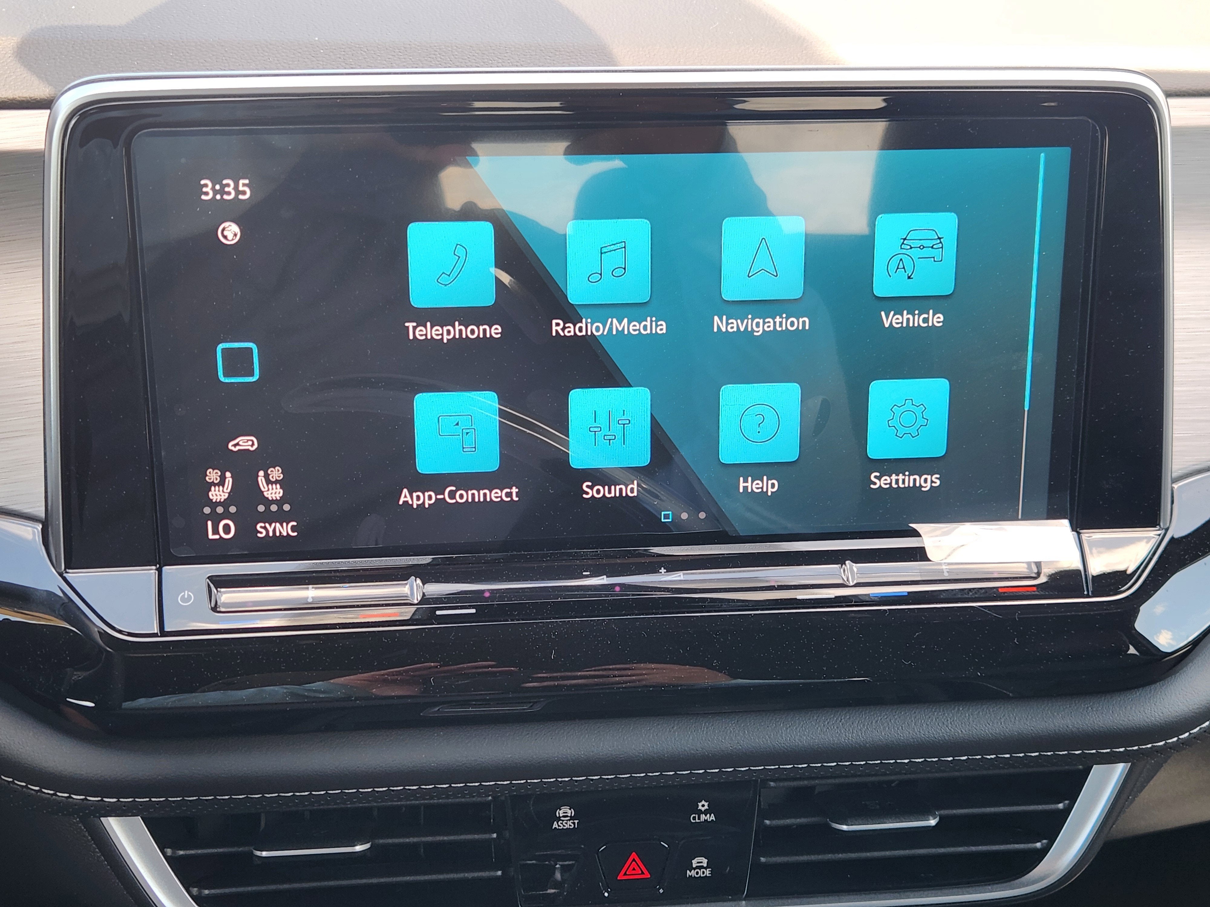 2026 Volkswagen Atlas Cross Sport 2.0T SE