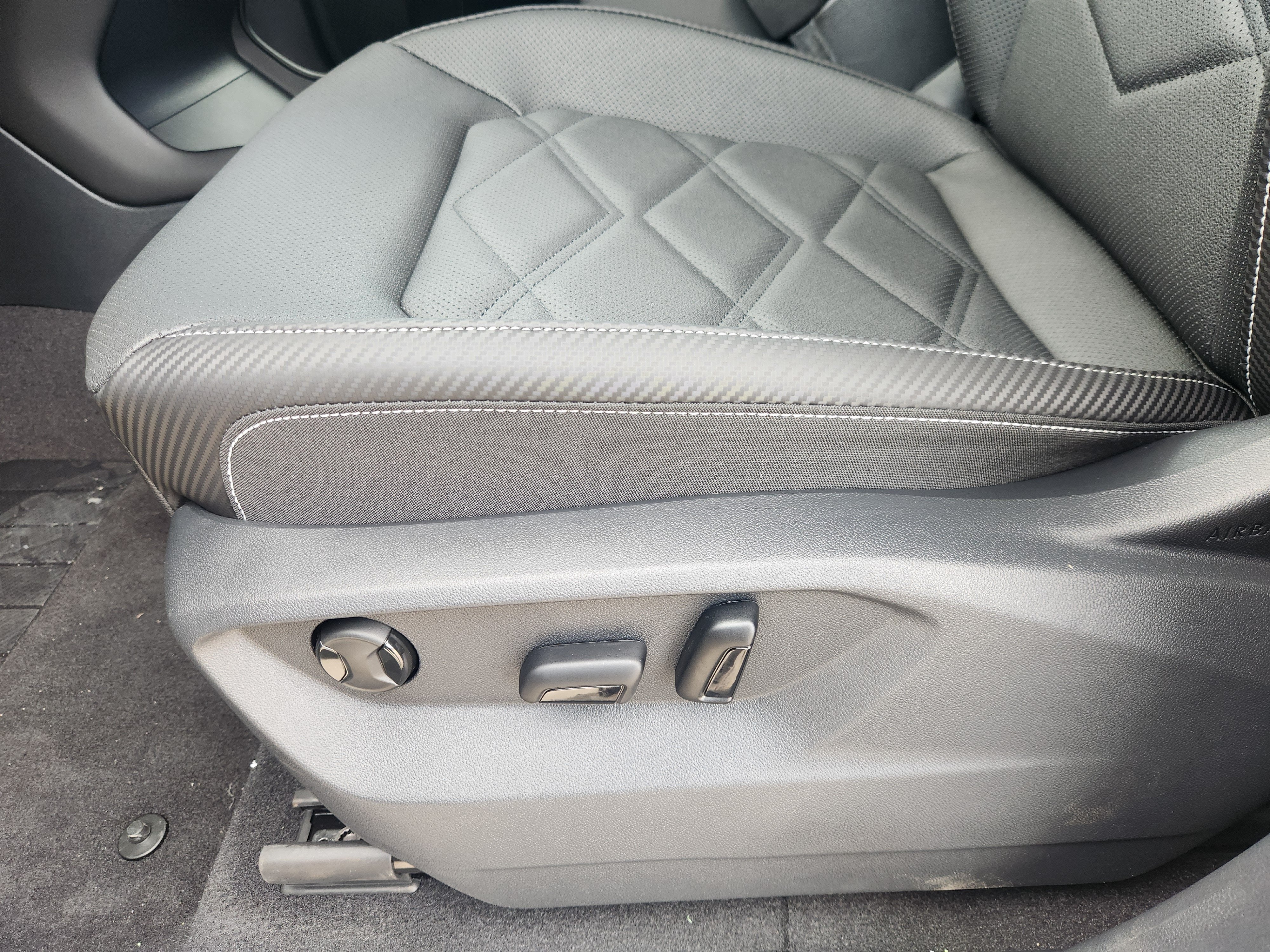 2026 Volkswagen Atlas Cross Sport 2.0T SE