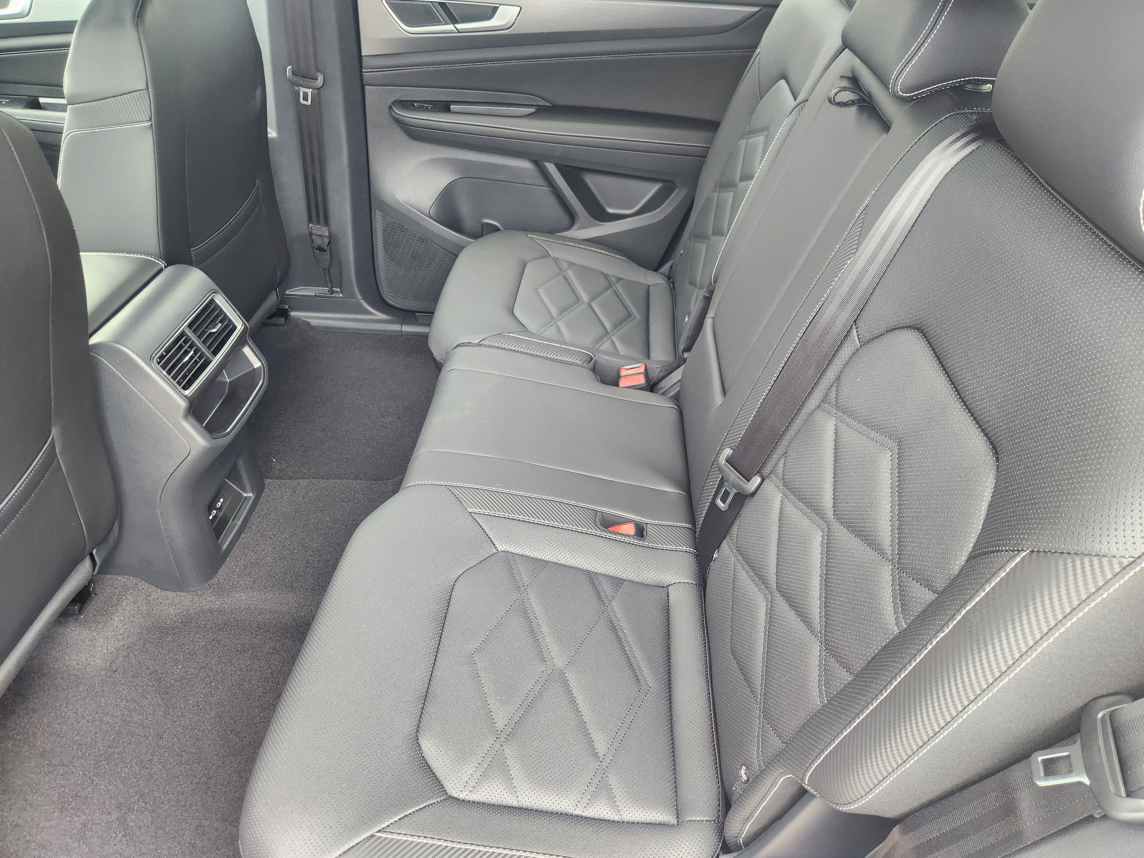 2026 Volkswagen Atlas Cross Sport 2.0T SE