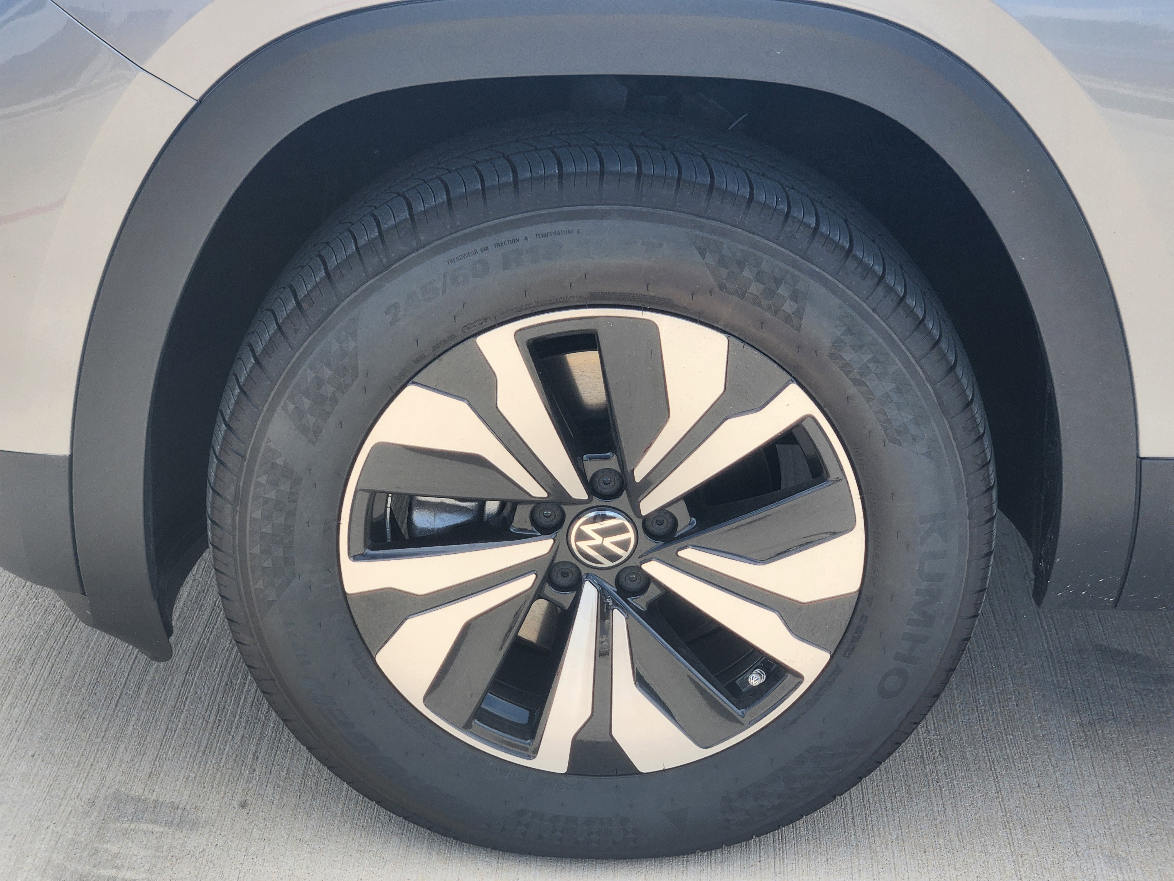 2026 Volkswagen Atlas Cross Sport 2.0T SE