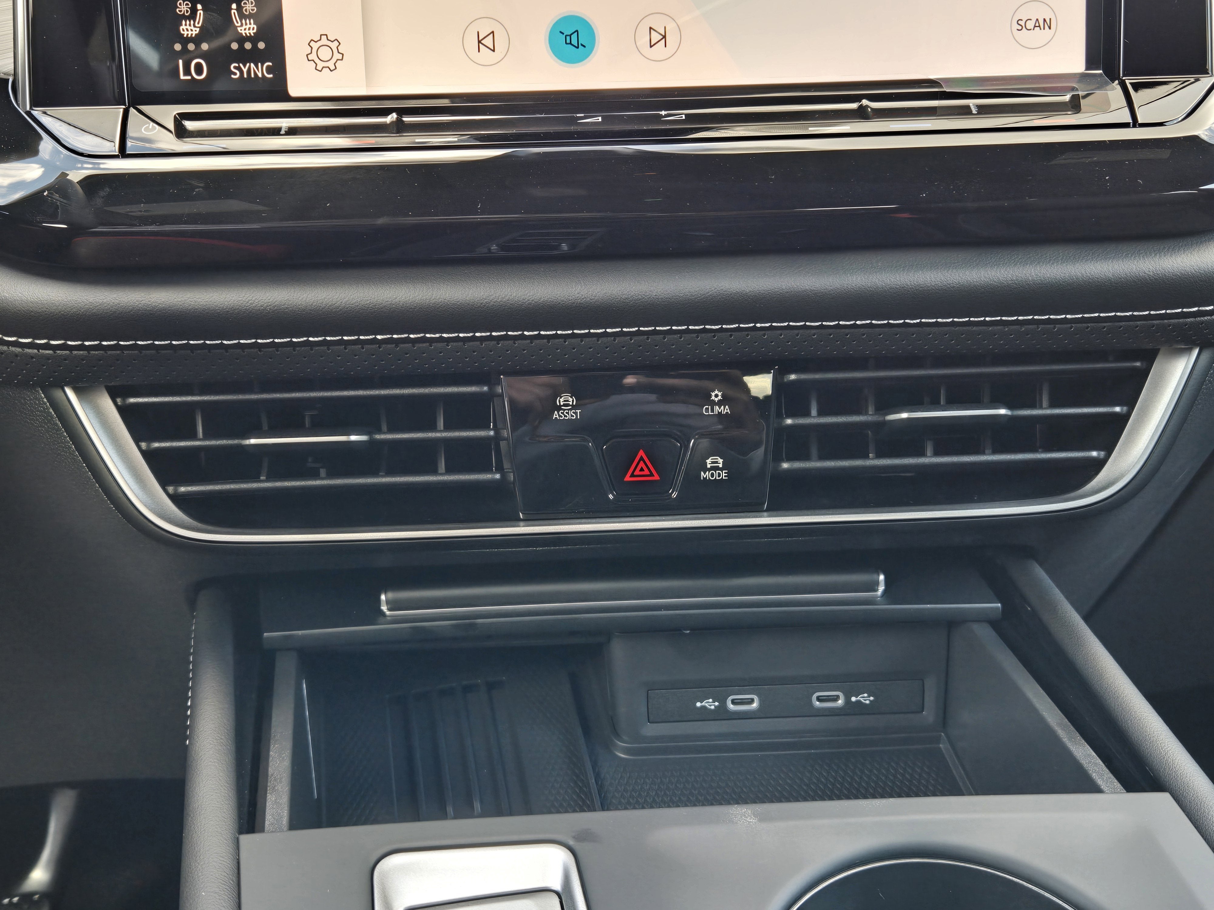 2026 Volkswagen Atlas Cross Sport 2.0T SE