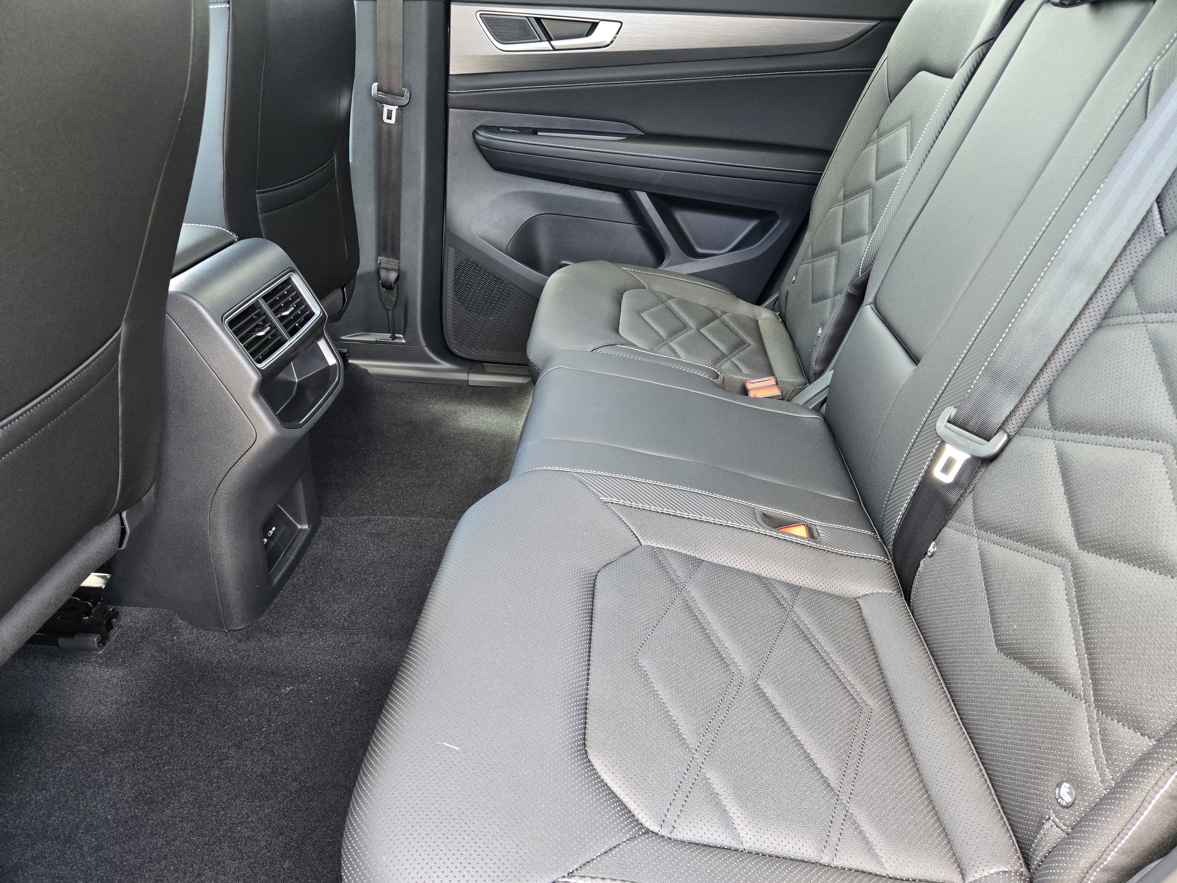 2026 Volkswagen Atlas Cross Sport 2.0T SE