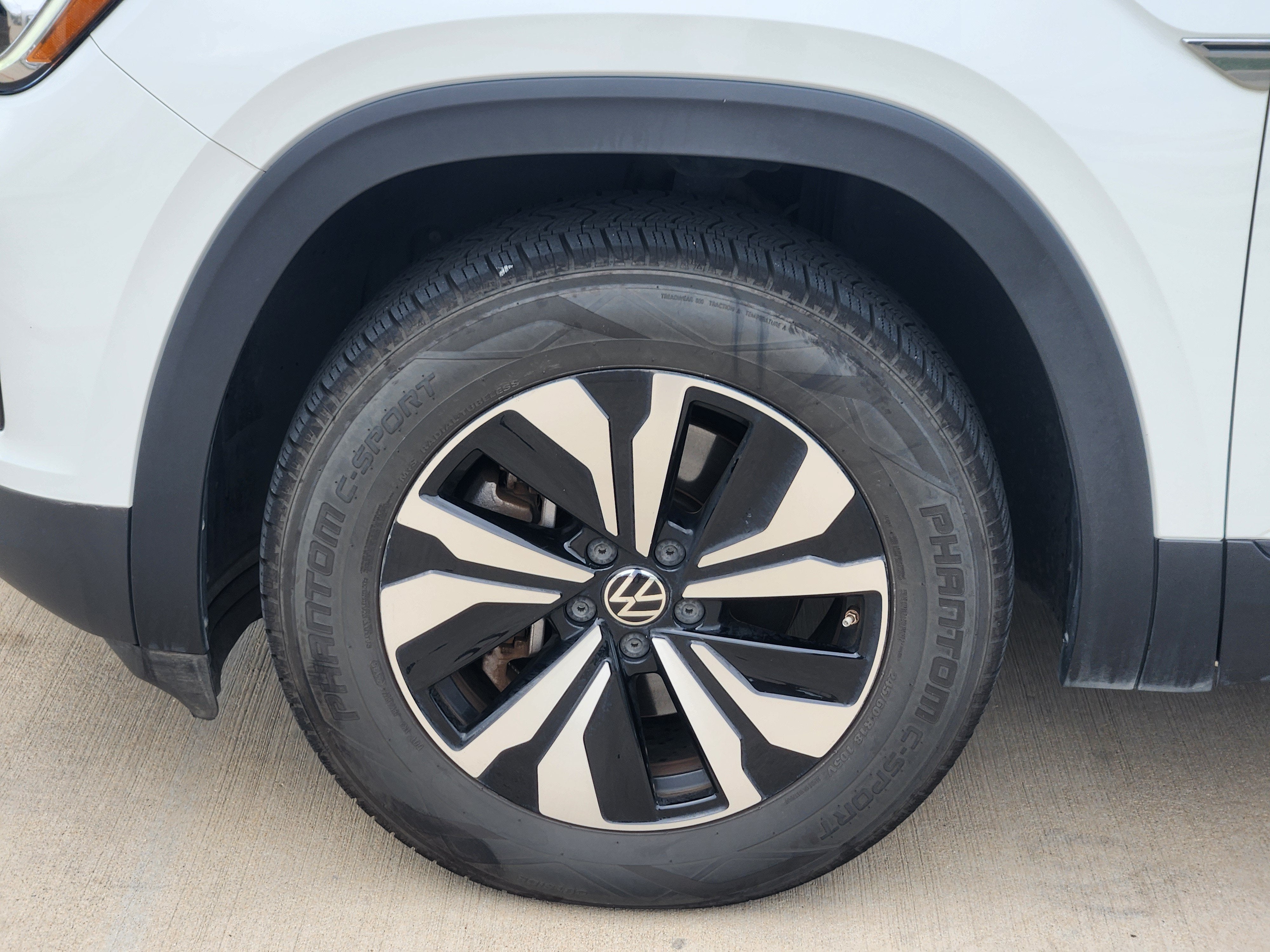 2024 Volkswagen Atlas Cross Sport 2.0T SE