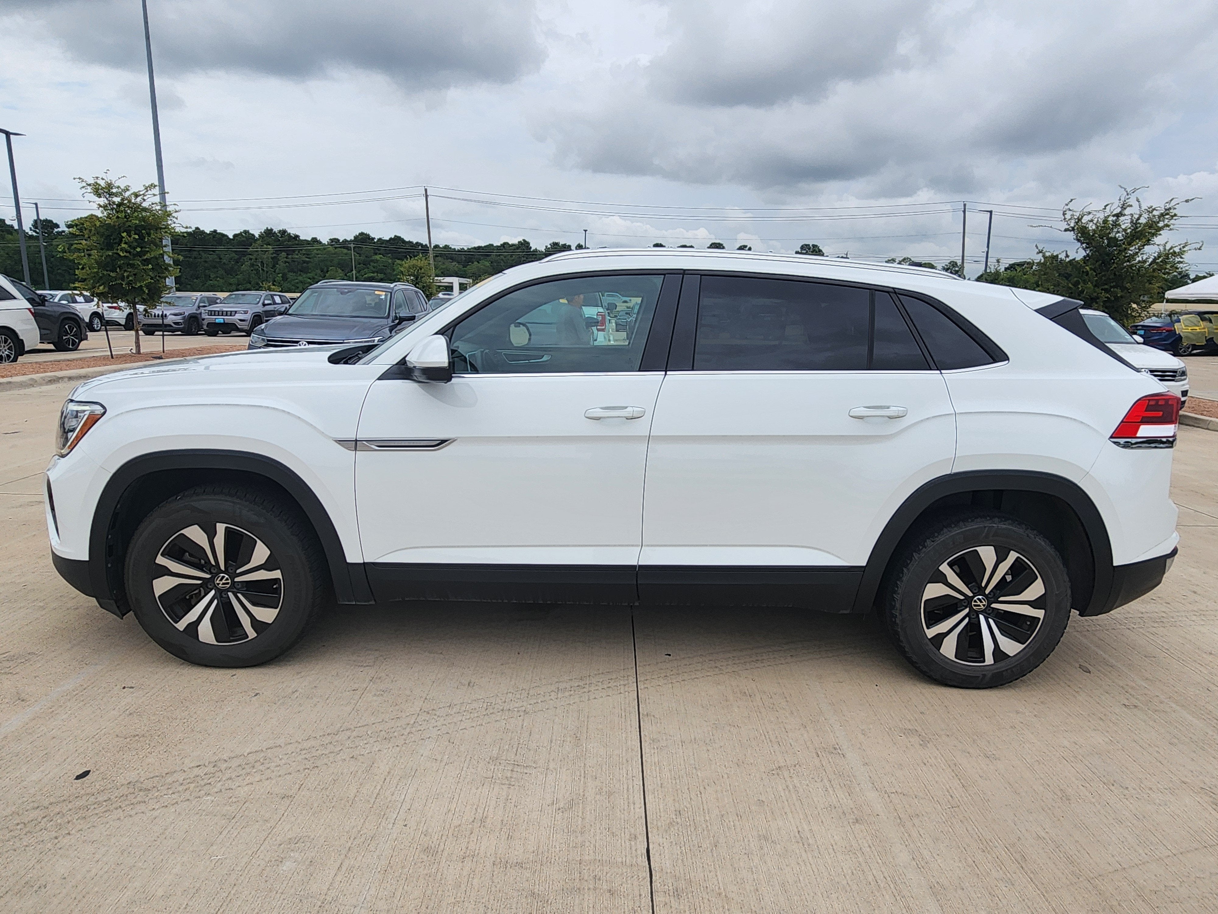 2024 Volkswagen Atlas Cross Sport 2.0T SE