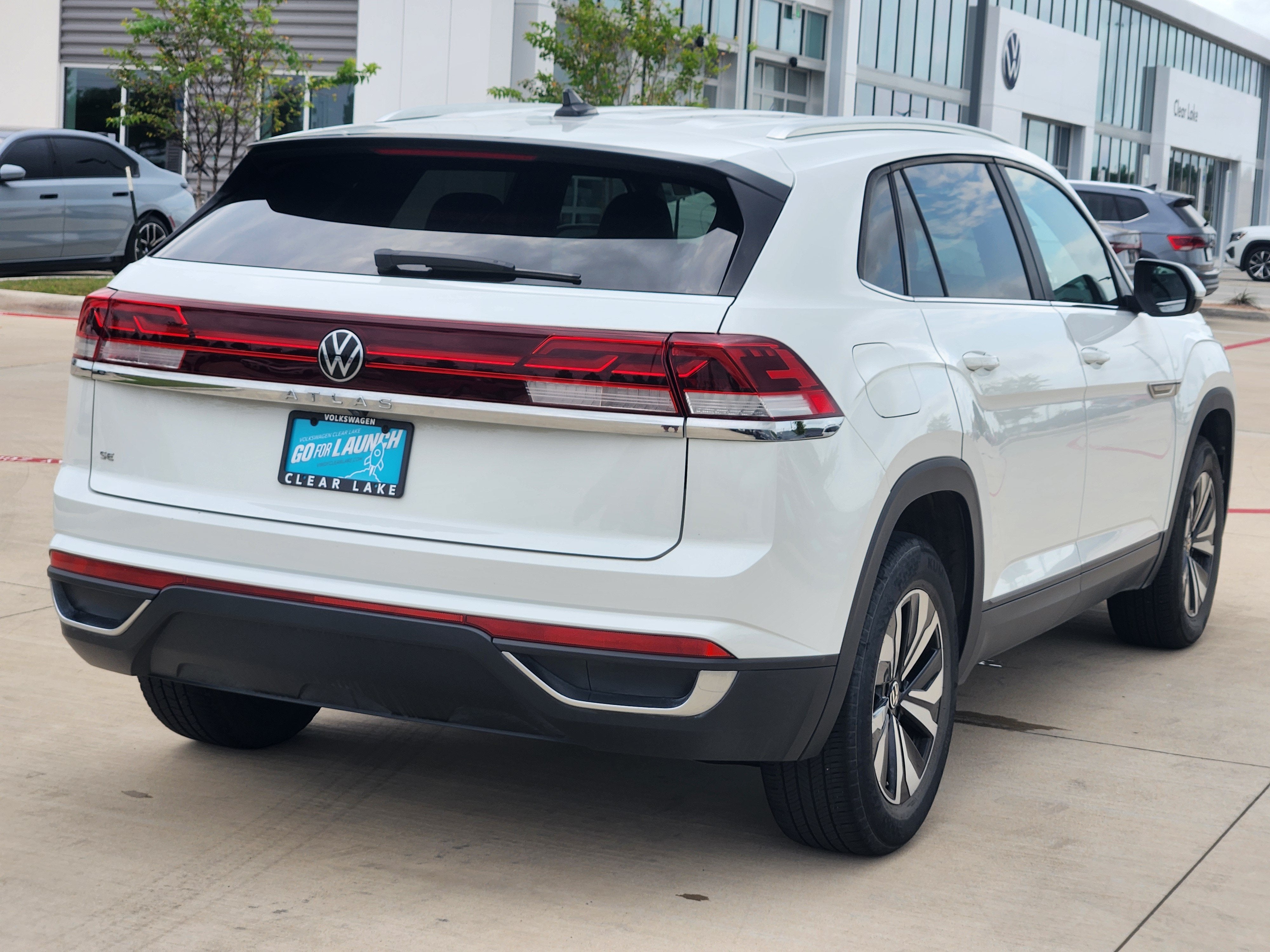 2024 Volkswagen Atlas Cross Sport 2.0T SE