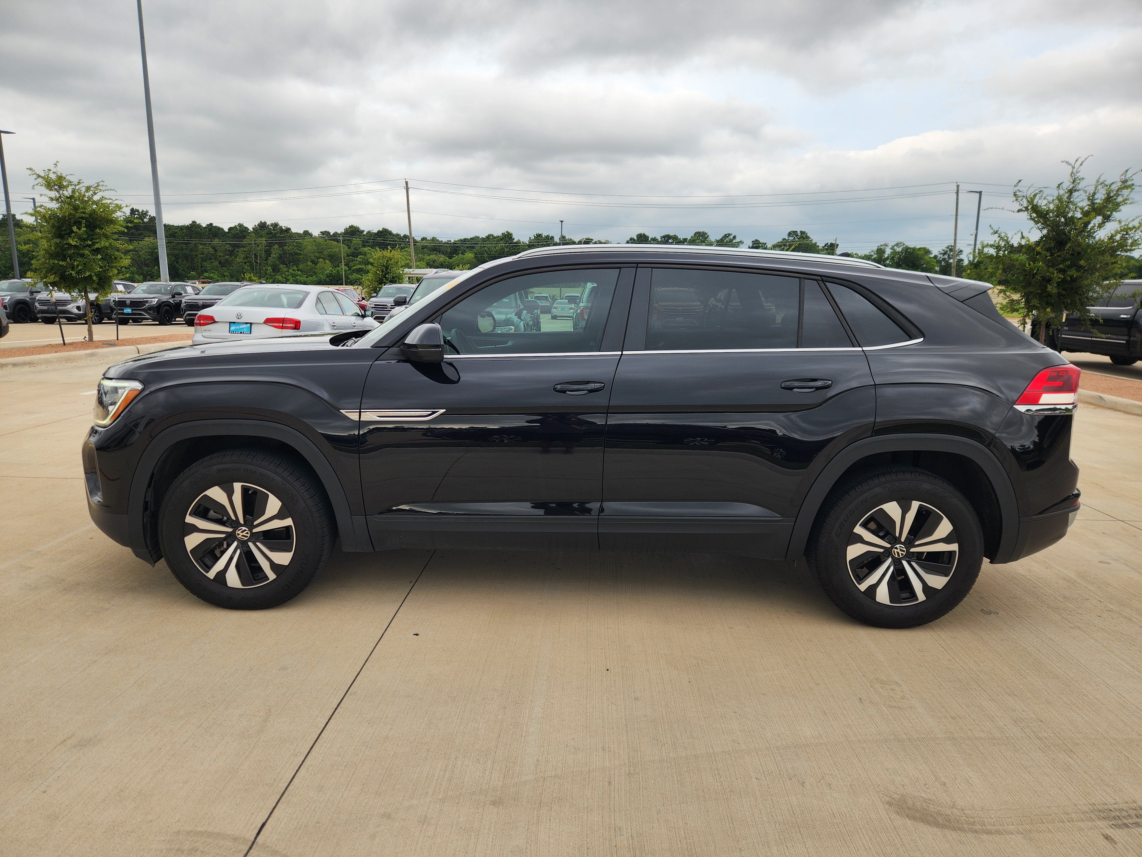 2024 Volkswagen Atlas Cross Sport 2.0T SE