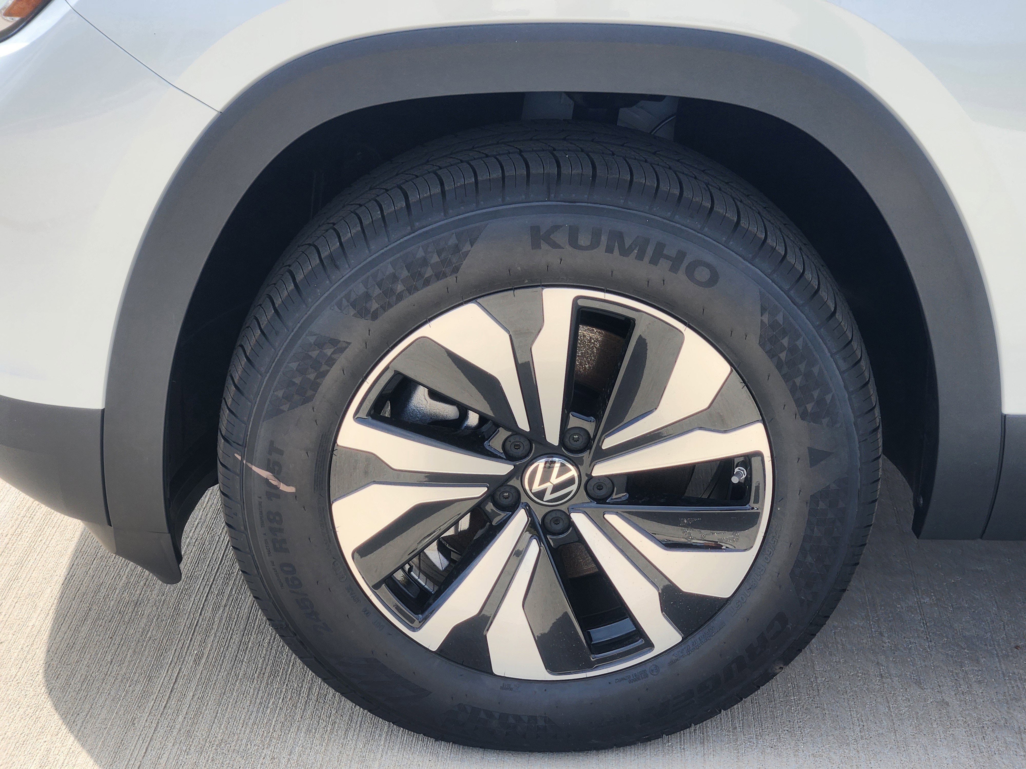 2026 Volkswagen Atlas 2.0T SE