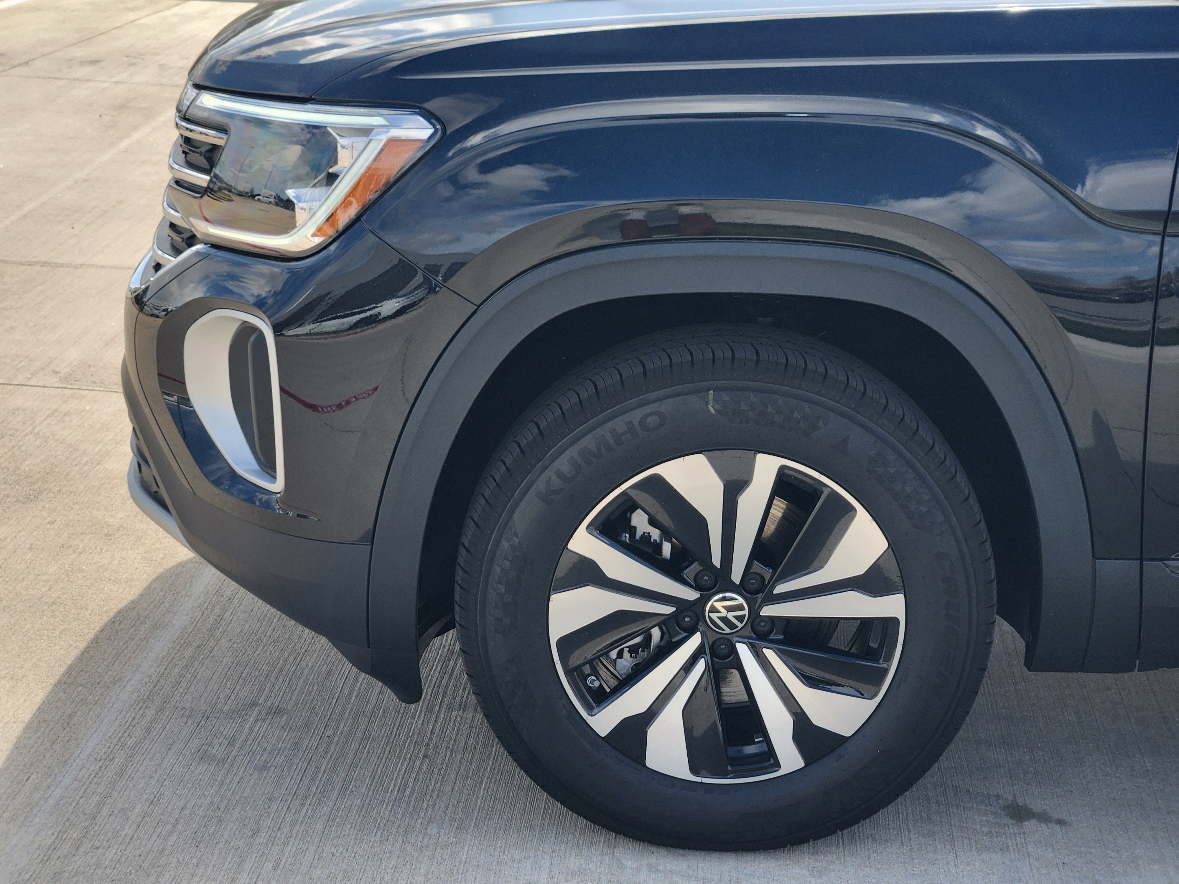 2026 Volkswagen Atlas 2.0T SE