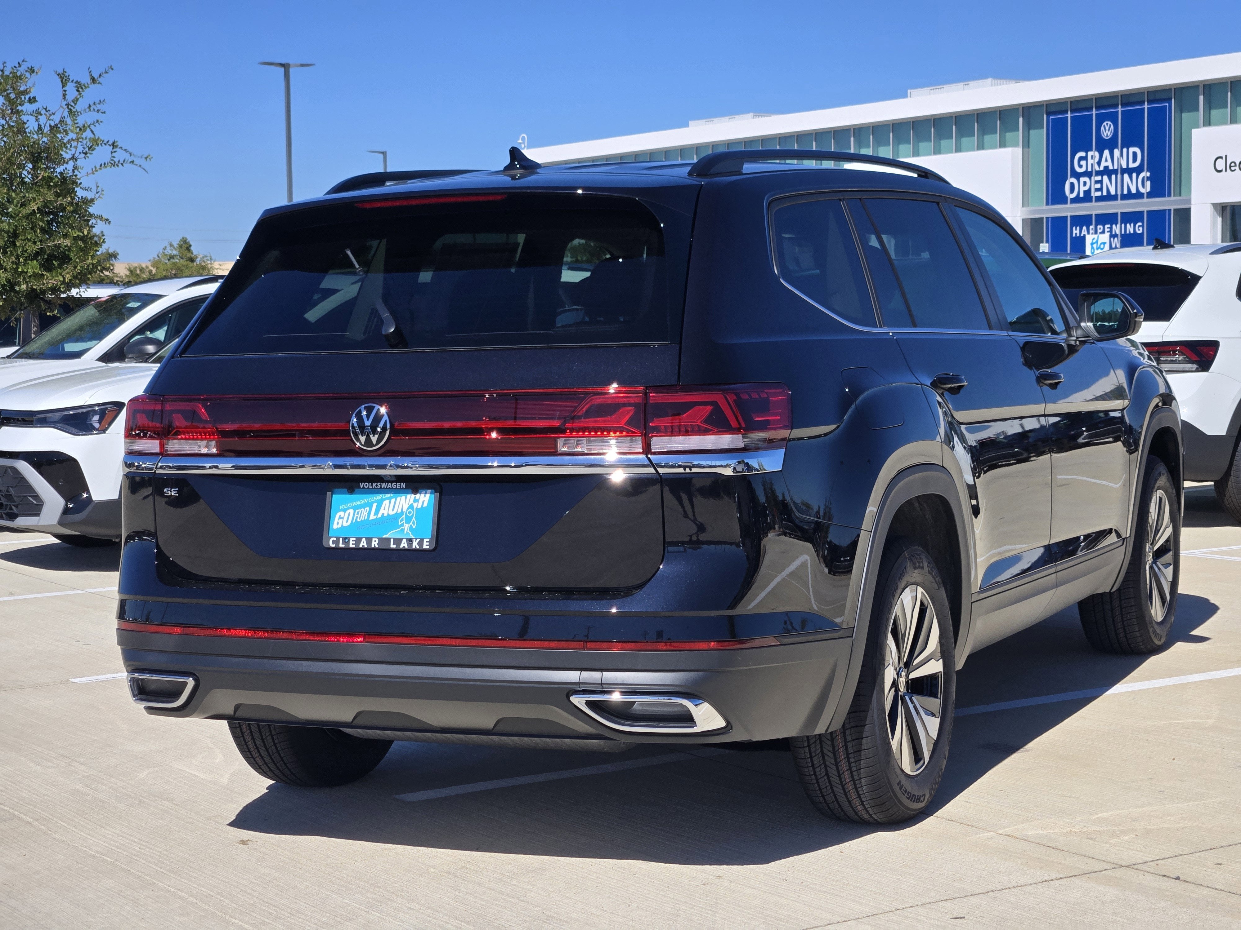 2026 Volkswagen Atlas 2.0T SE