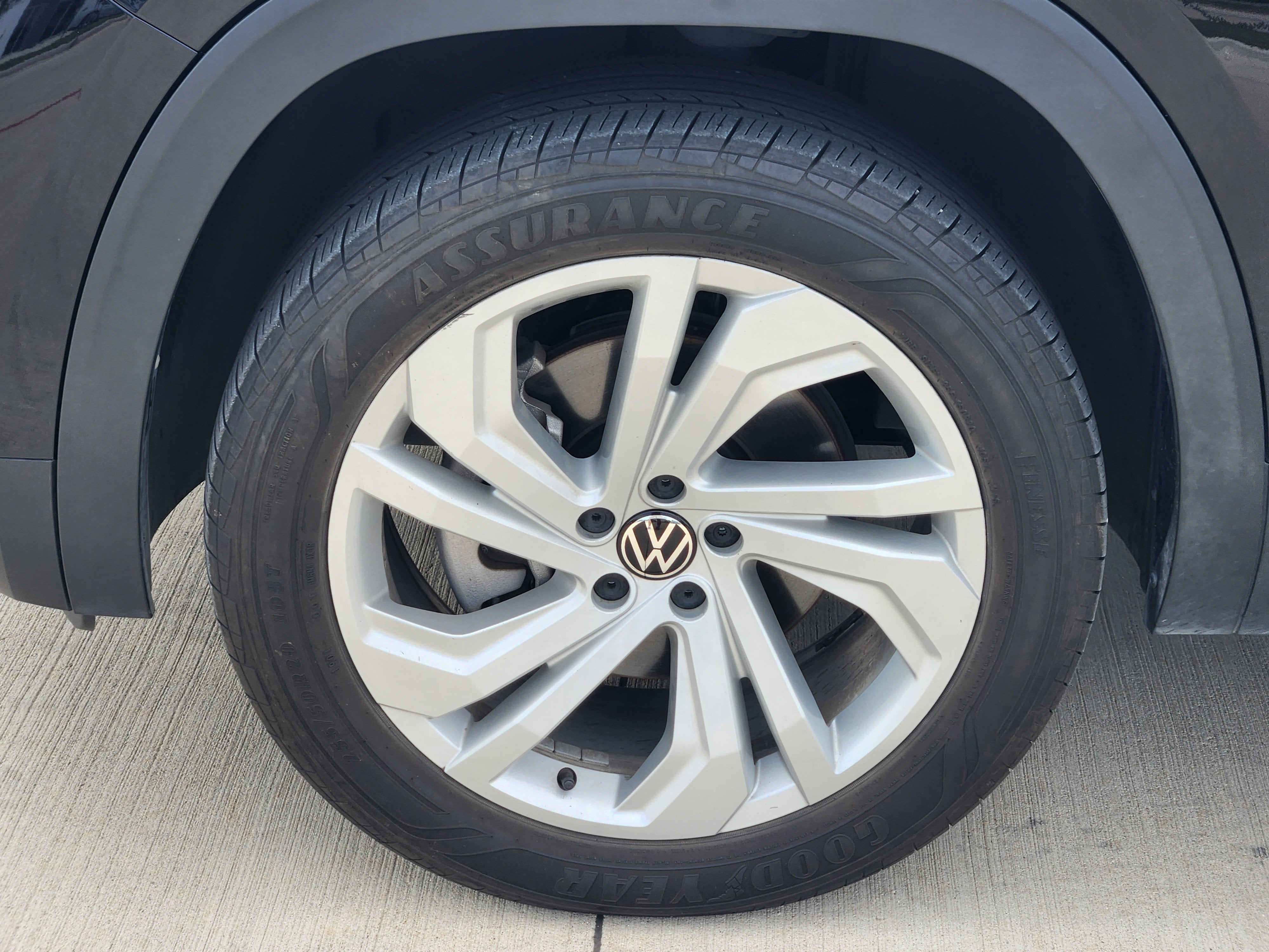 2023 Volkswagen Atlas 2.0T SE