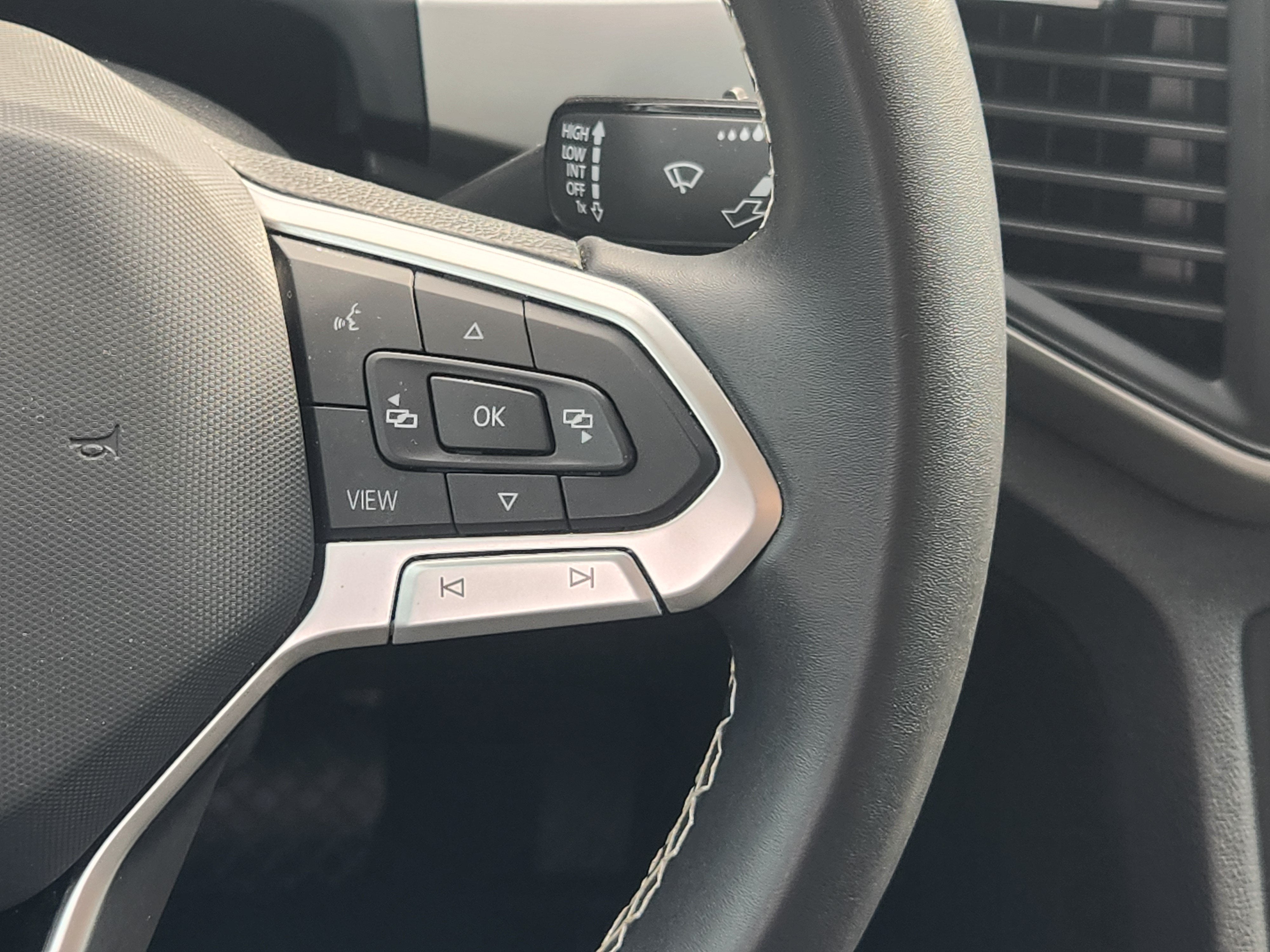 2023 Volkswagen Atlas 2.0T SE